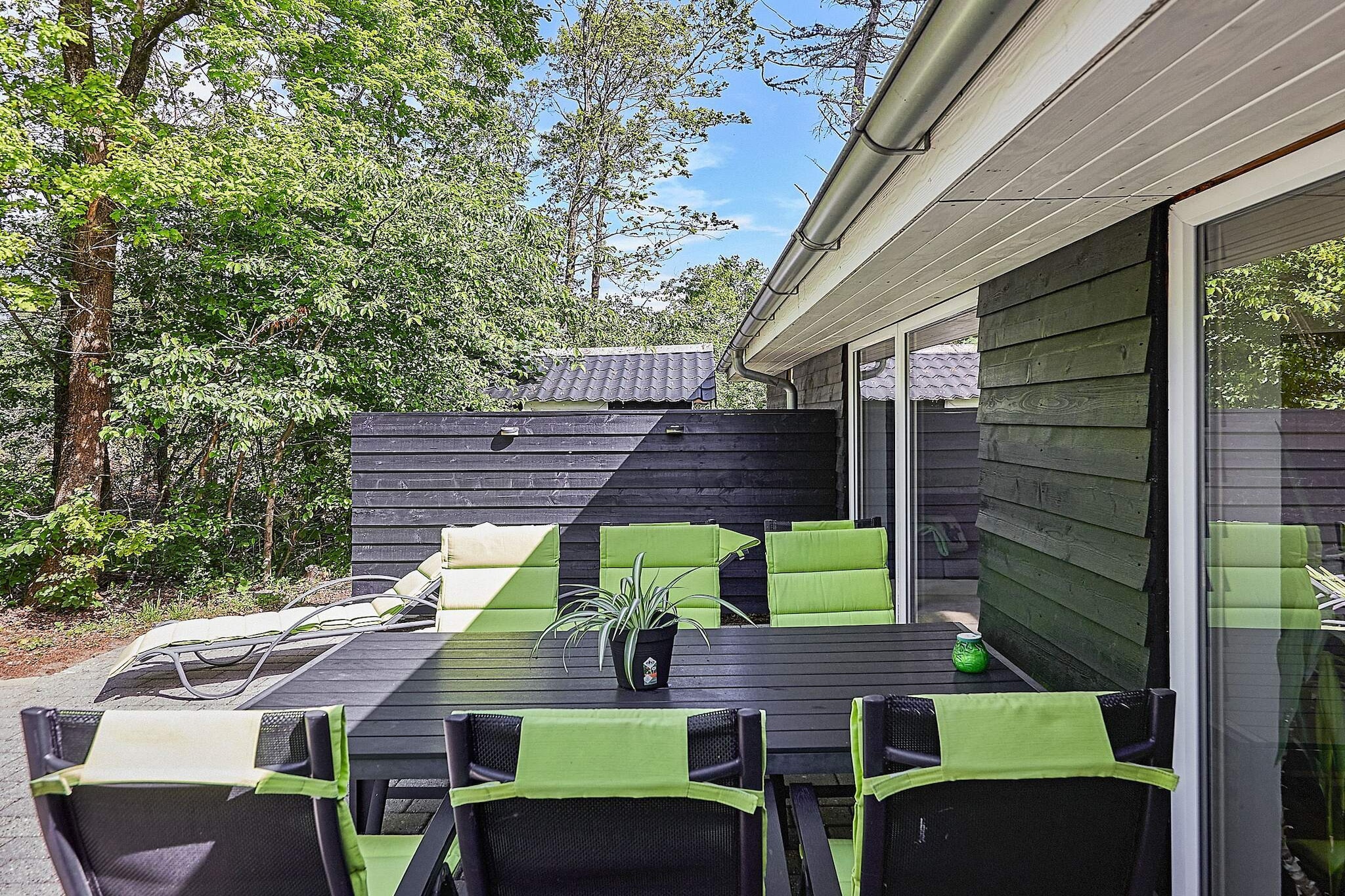 Well-appointed cottage with whirlpool undisturbed located at the end of a cul-de-sac in Arrild Ferieby, a beautiful oasis with beautiful nature, centrally located in Southern Jutland close to Rømø and Germany. The cottage consists of a large bright kitchen / living room with ceilings for kip and wood stove, and from the family room there is direct access to the large partially covered terrace. There are three double bedrooms and a bathroom with whirlpool for 2 people, where you can relax after a long day in the sun. The cottage is located on a lovely child-friendly plot, centrally located in Arrild Ferieby. The swimming pool and the resort's many facilities are within walking distance and are easily reached via the many path systems in the area. Not for rent to youth groups.
A refundable deposit might be charged closer to your check-in date. This deposit covers utilities consumed during your stay and any additional services that may be taken. The final amount will be adjusted based on actual meter readings, actual usage of extra services, and any remaining balance will be refunded within 21 days after checkout.