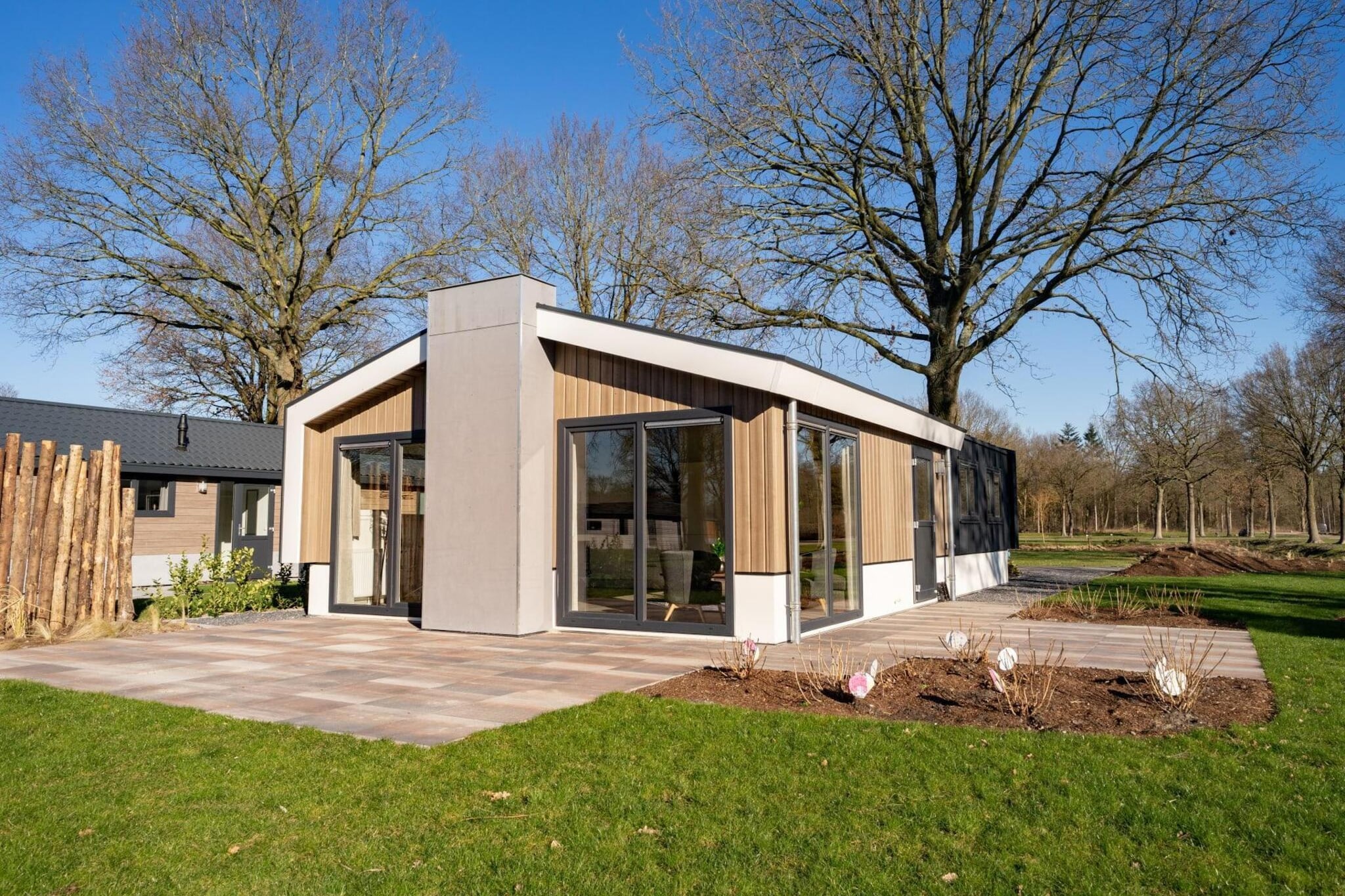 Pavilion 6 - Buitenkant zomer