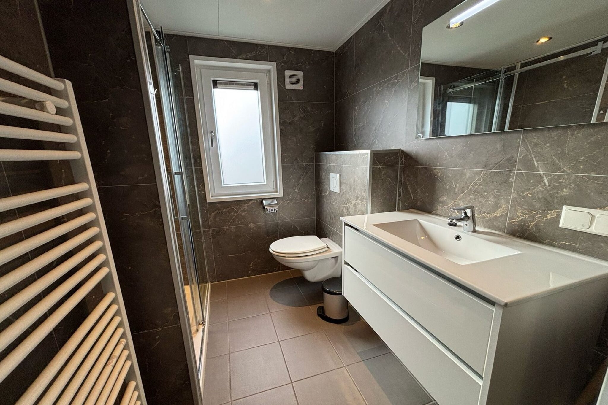 Pavilion l'etage 6 - Badezimmer
