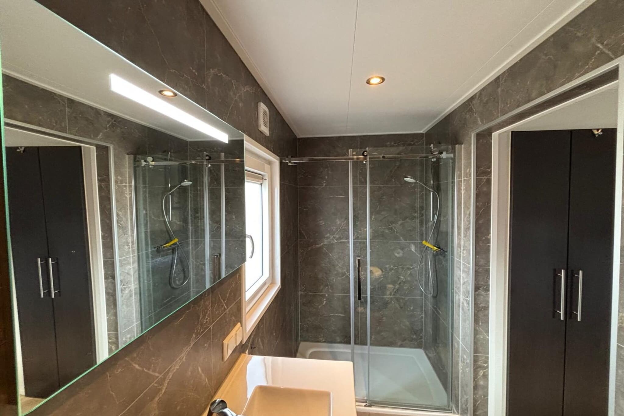 Pavilion l'etage 6 - Badezimmer