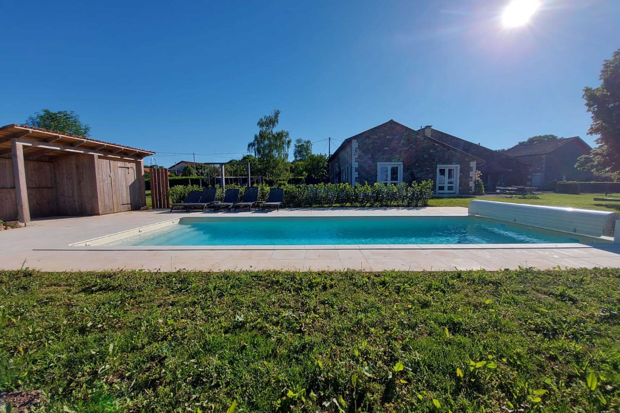 Charmante maison de vacances à Rouzède avec piscine privée