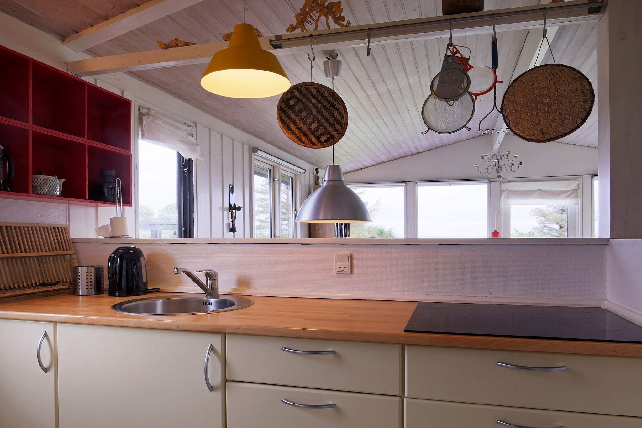 Small cottage located in the 1st row with panoramic views of the sea at Lumsås and with fields to one side of the house. The cottage is simply furnished with two bedrooms, bathroom with shower and open kitchen in connection with the dining and living room. Exit from both living room and kitchen to open wooden terrace overlooking the water and the grounds. From the ground there is direct access to the beach via stairs. Not for rent to youth groups.
A refundable deposit might be charged closer to your check-in date. This deposit covers utilities consumed during your stay and any additional services that may be taken. The final amount will be adjusted based on actual meter readings, actual usage of extra services, and any remaining balance will be refunded within 21 days after checkout.