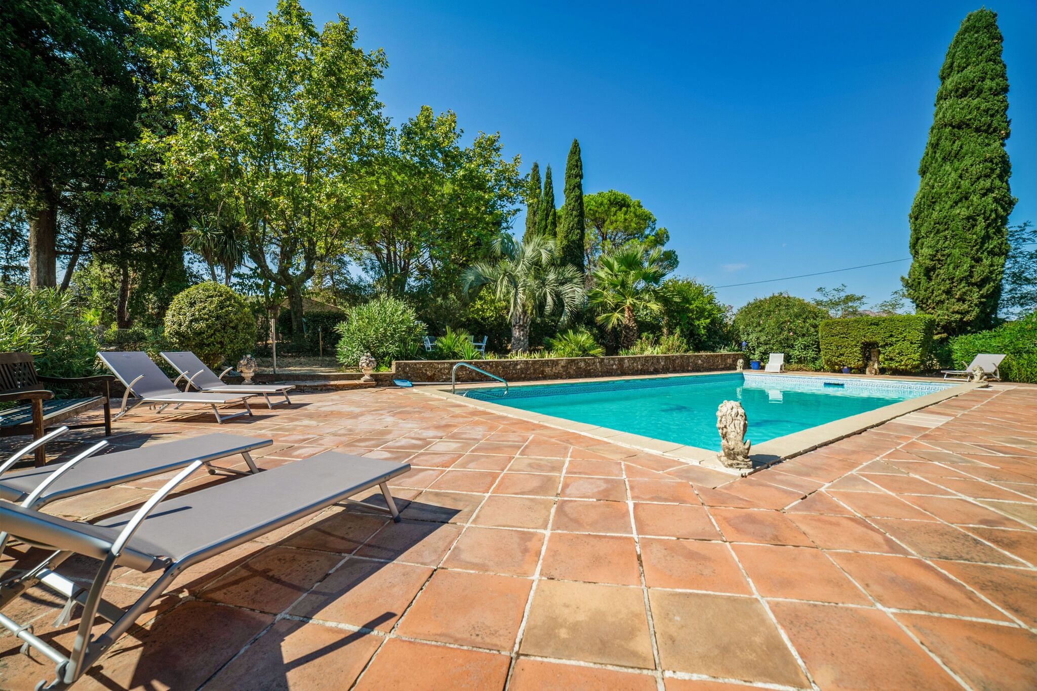Maison de vacances avec piscine privée près du centre de Roquebrune