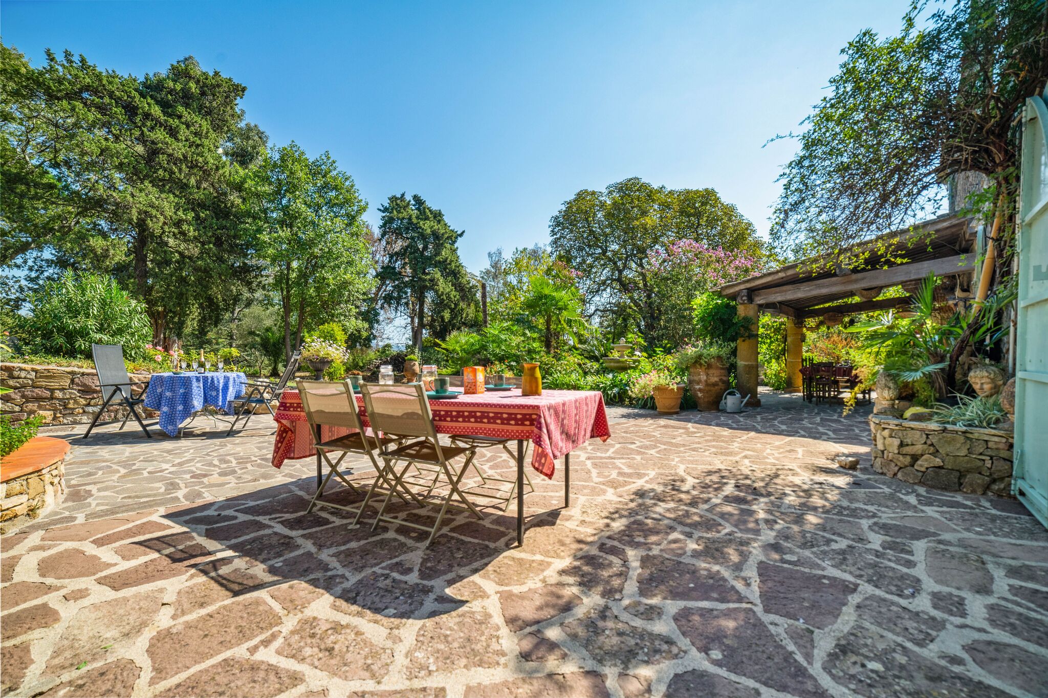 Ferienhaus mit privatem Pool in der Nähe des Roquebrune Centers