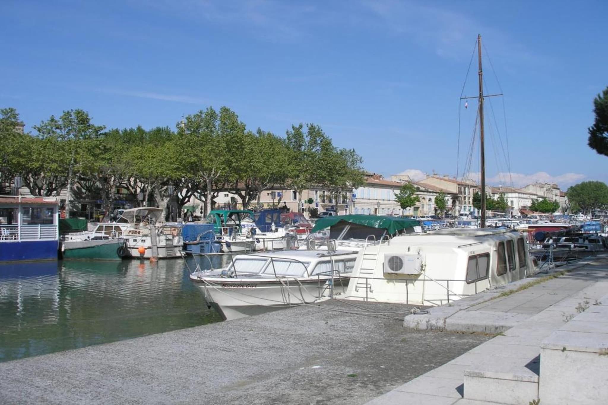 Maison Roquebeauresse-Areas summer 20km