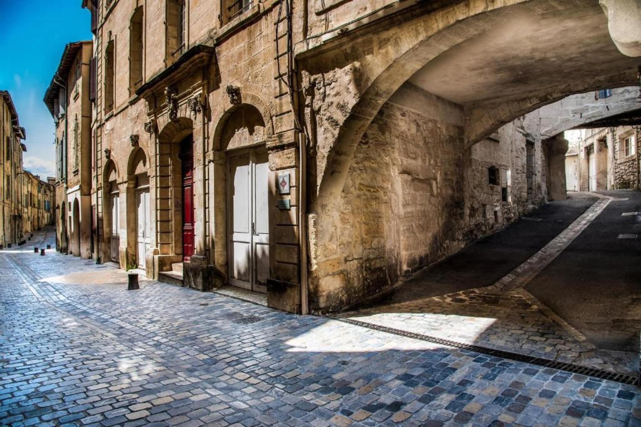 Maison Roquebeauresse-Areas summer 20km