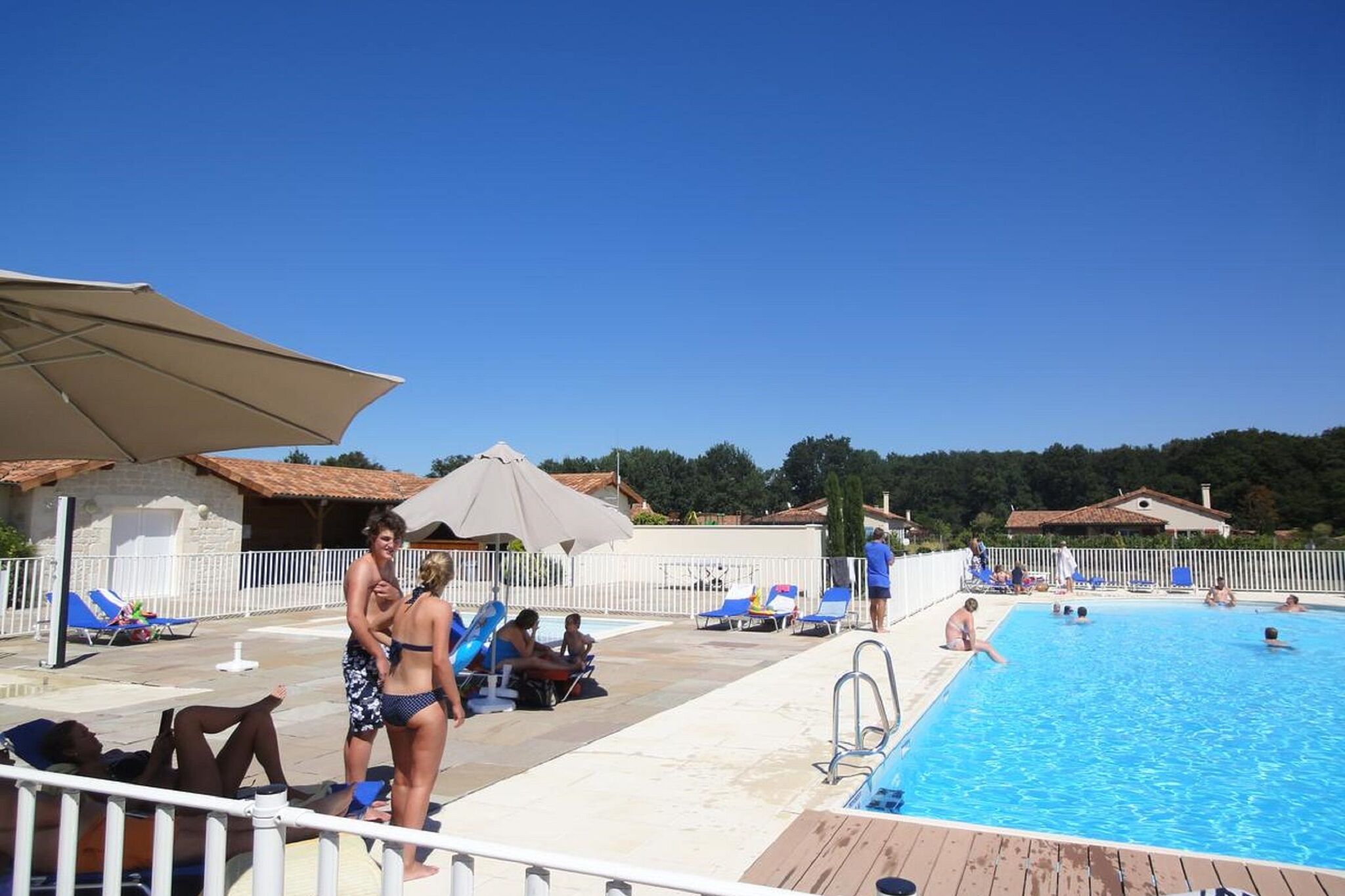 Villa calme aux Forges avec piscine