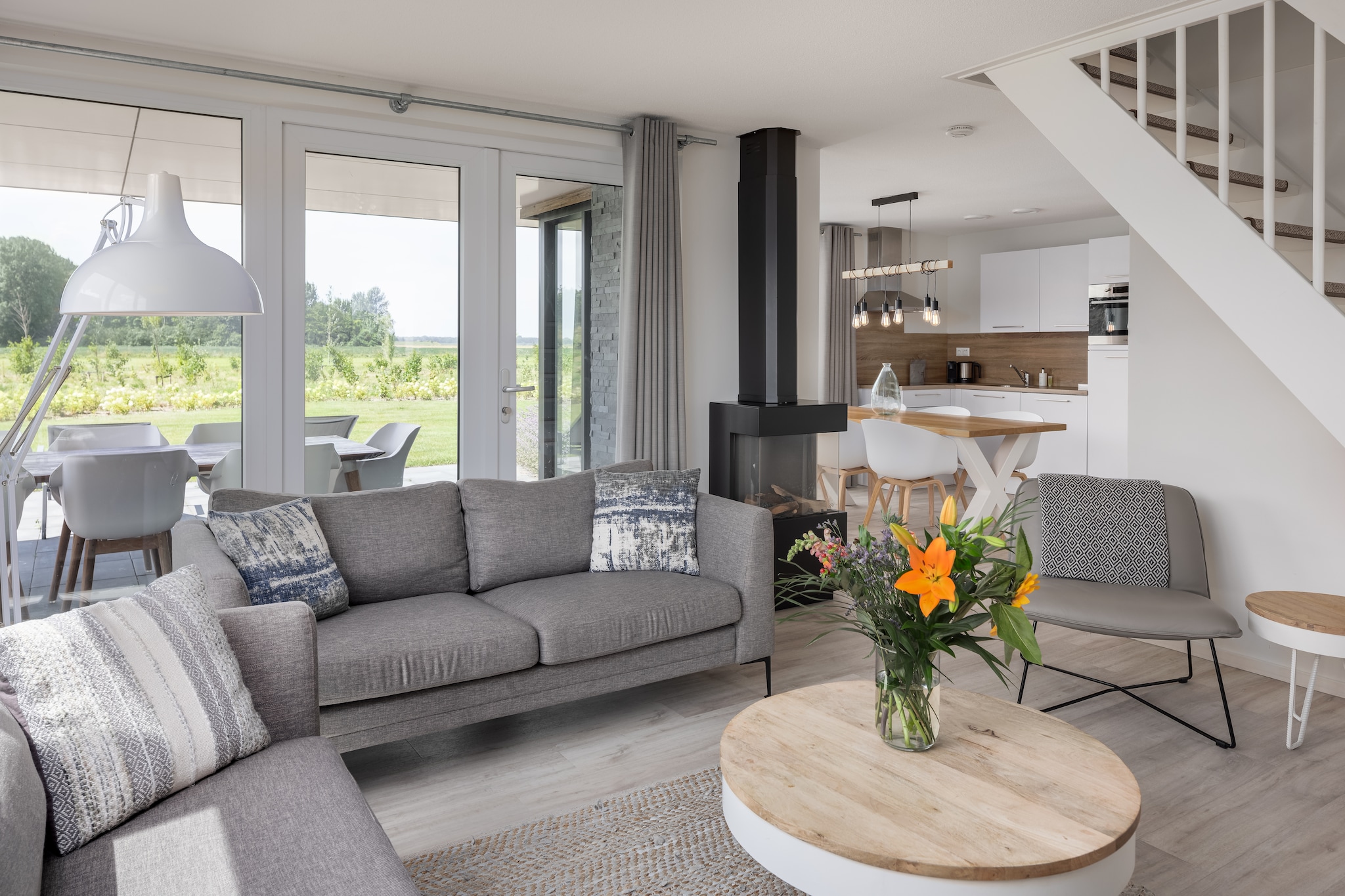 Moderne villa met twee badkamers, op een vakantiepark bij het Veerse Meer