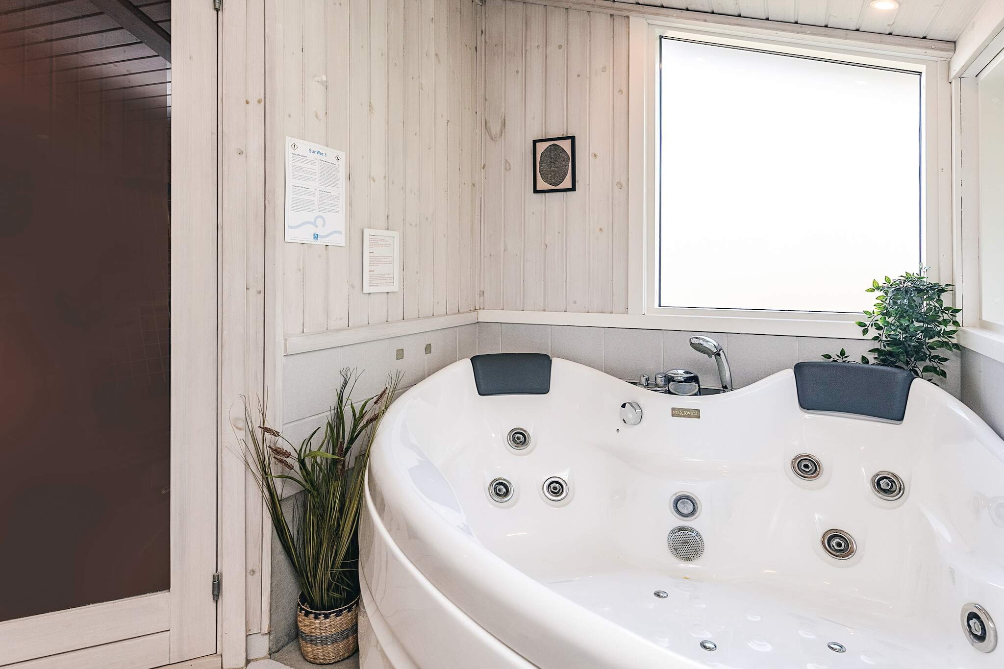 8 person holiday home in Væggerløse - Spa