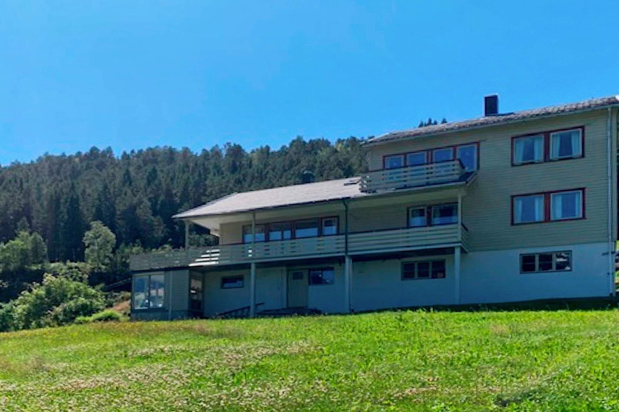 Lonely located holiday home with beach plot and panoramic views of the Austefjord. Final cleaning included. From the living room, there is access to a 30 sqm large balcony. TV with Norwegian and Nordic channels via CanalDigital and Astra1 for German and international TV channels. Internet for surfing only. The nearest grocery store and restaurant is in Volda, approx. 20 km from the holiday home. Fyrde is the perfect place to combine fishing in the fjord and great mountain hikes up to 1484 masl. On Austefjordeggen, a mountain range along the fjord, you can experience total silence together with a view of the alpine mountains and the fjord. Within an hour's drive from the holiday home are Olden, Loen with "Loen skylift", Briksdalsbreen, Nordfjordeid with Norway's largest Viking ship Myklebustskipet, Hjørungfjorden and especially the village Trandal which is known for its festivals during the summer months. Fishing in fresh water for salmon, trout, and char: Mørevassdraget (fishing license) consisting of Kalvatn 6 km and Fyrdeselva 4 km from the holiday home. The Austefjord is one of the best fishing fjords in Norway. Covered filleting area for fish with running water and light. Life jackets are included in boat rental. Boats for rent:  2x 15 foot Øien535 with 15 HP Honda. 1x 15 foot boat with 6 HP engine