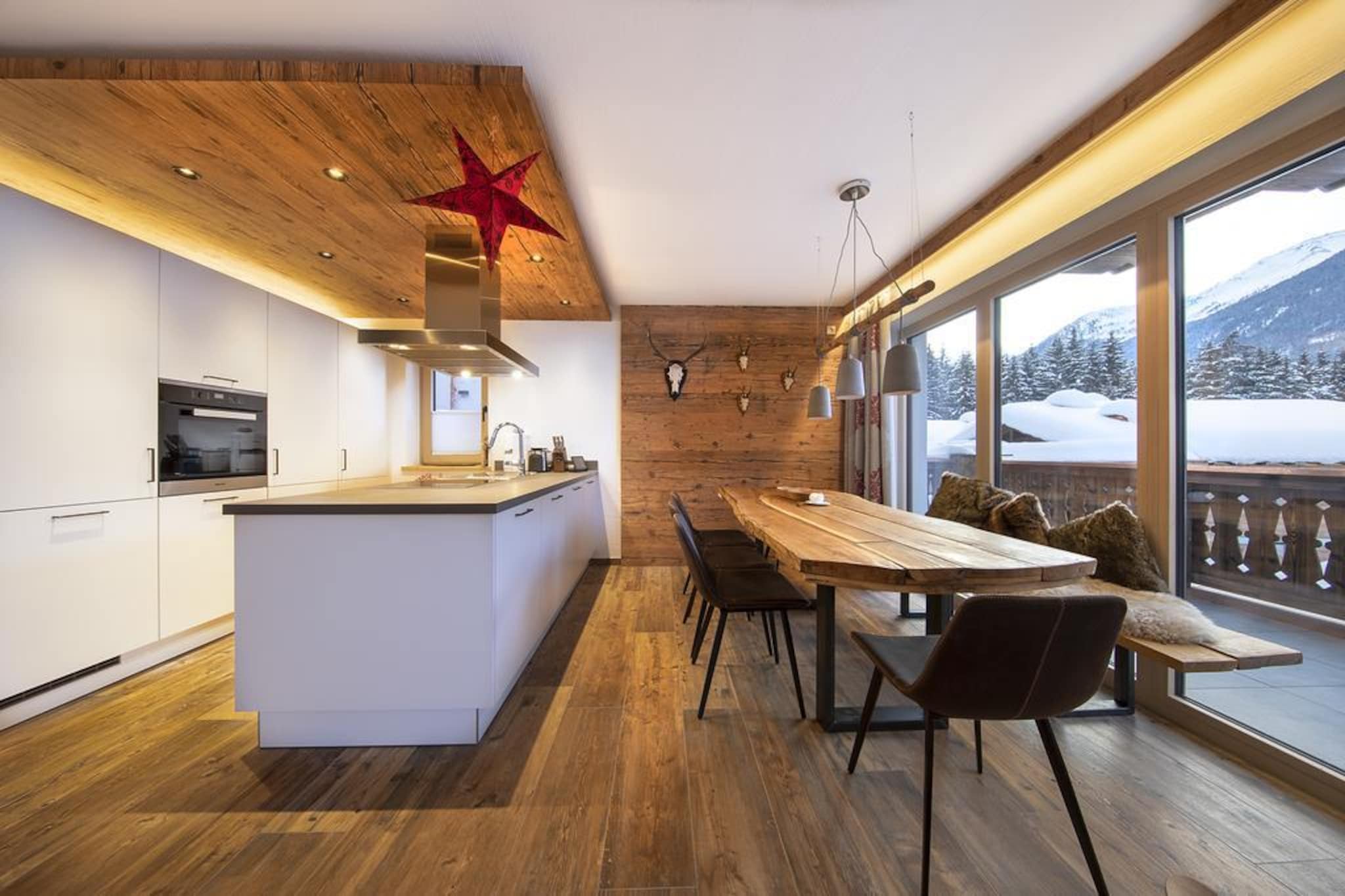 Nationalpark Chalet Lasörling-Eetkamer
