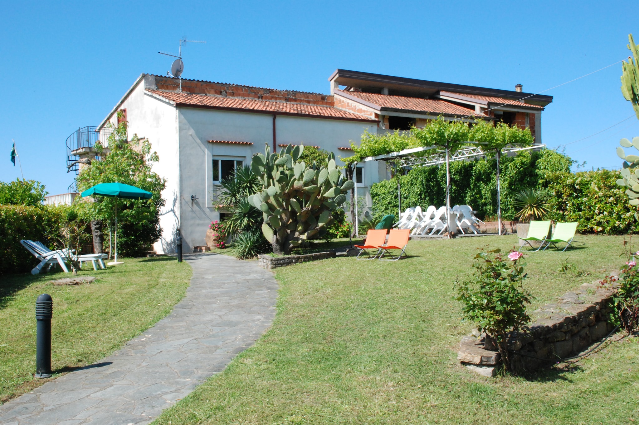 Villa in Velia near Roman Ruins and Beach