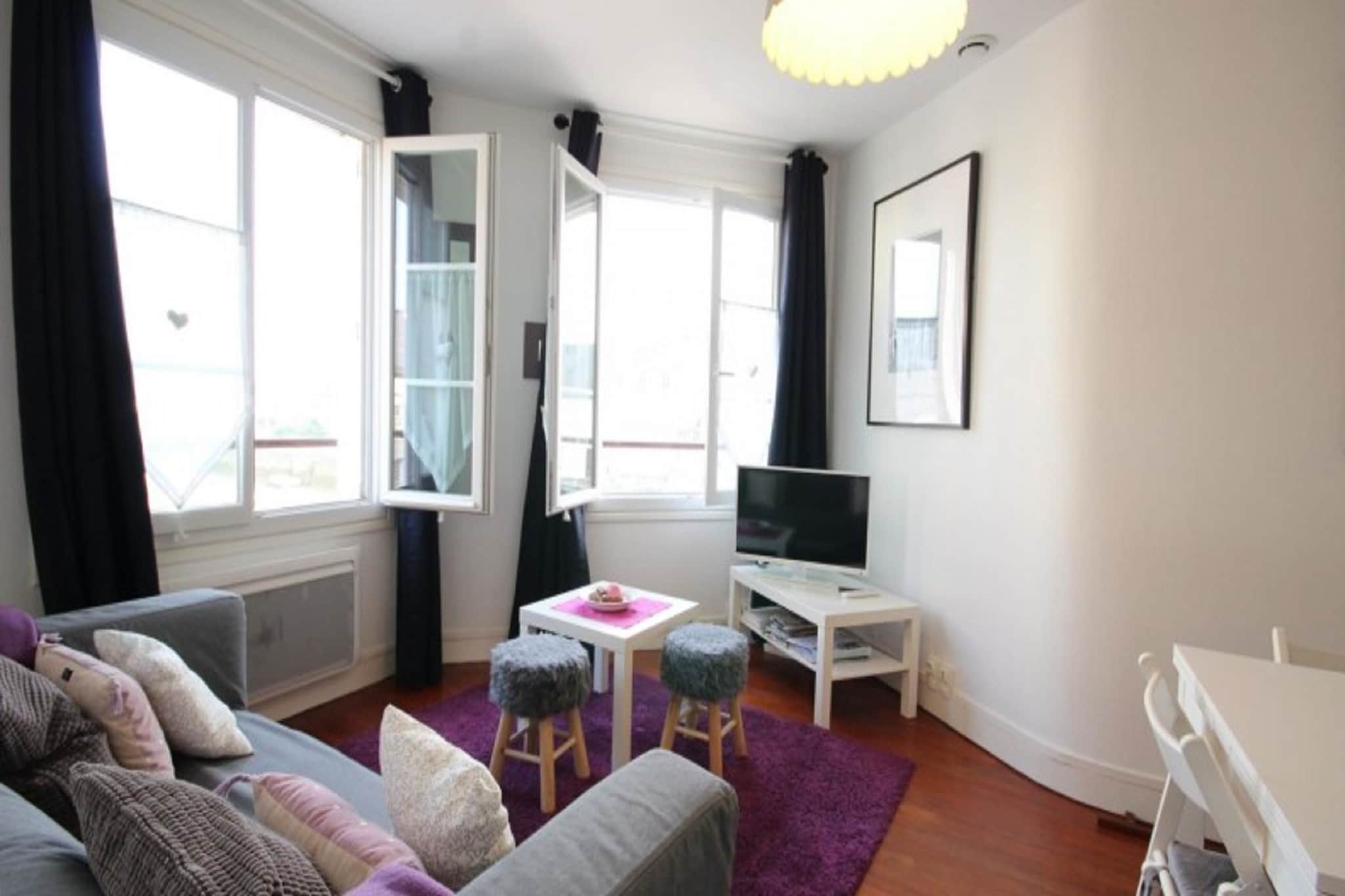 Le Pont de L'Aure-Living room