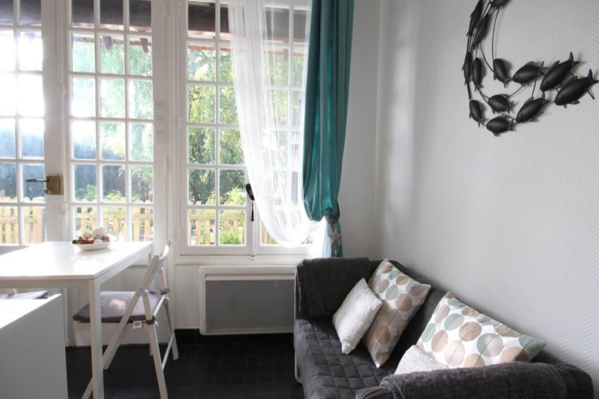 Le Petit Marais-Living room
