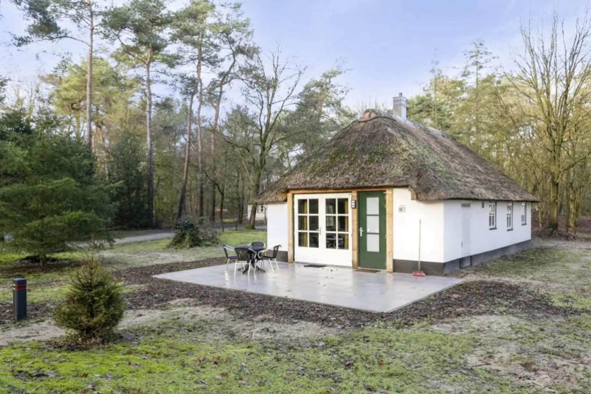 Gezellige bungalow met twee badkamers, in het bos
