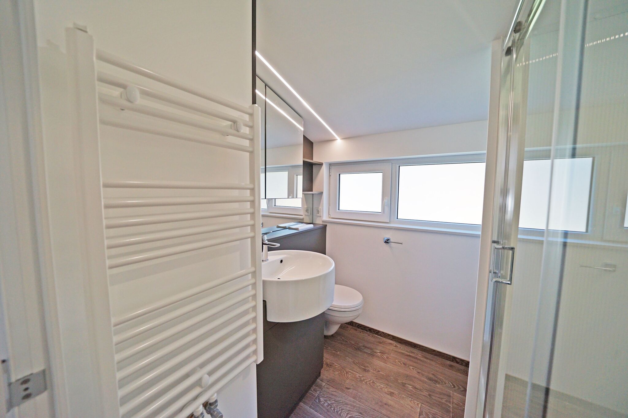 Comfy chalet with dishwasher, Utrecht at just 20km