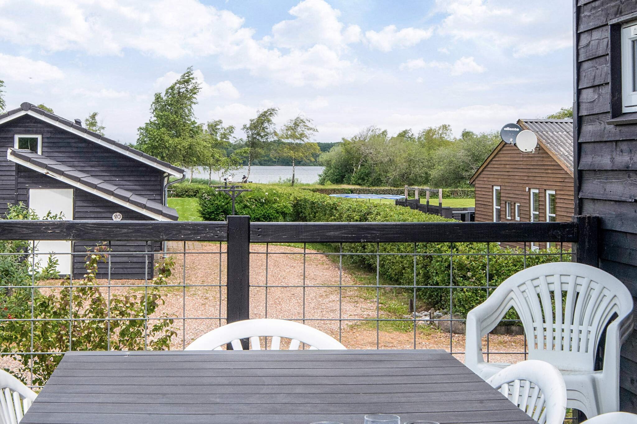 Scandinavische oase aan het meer-By Traum