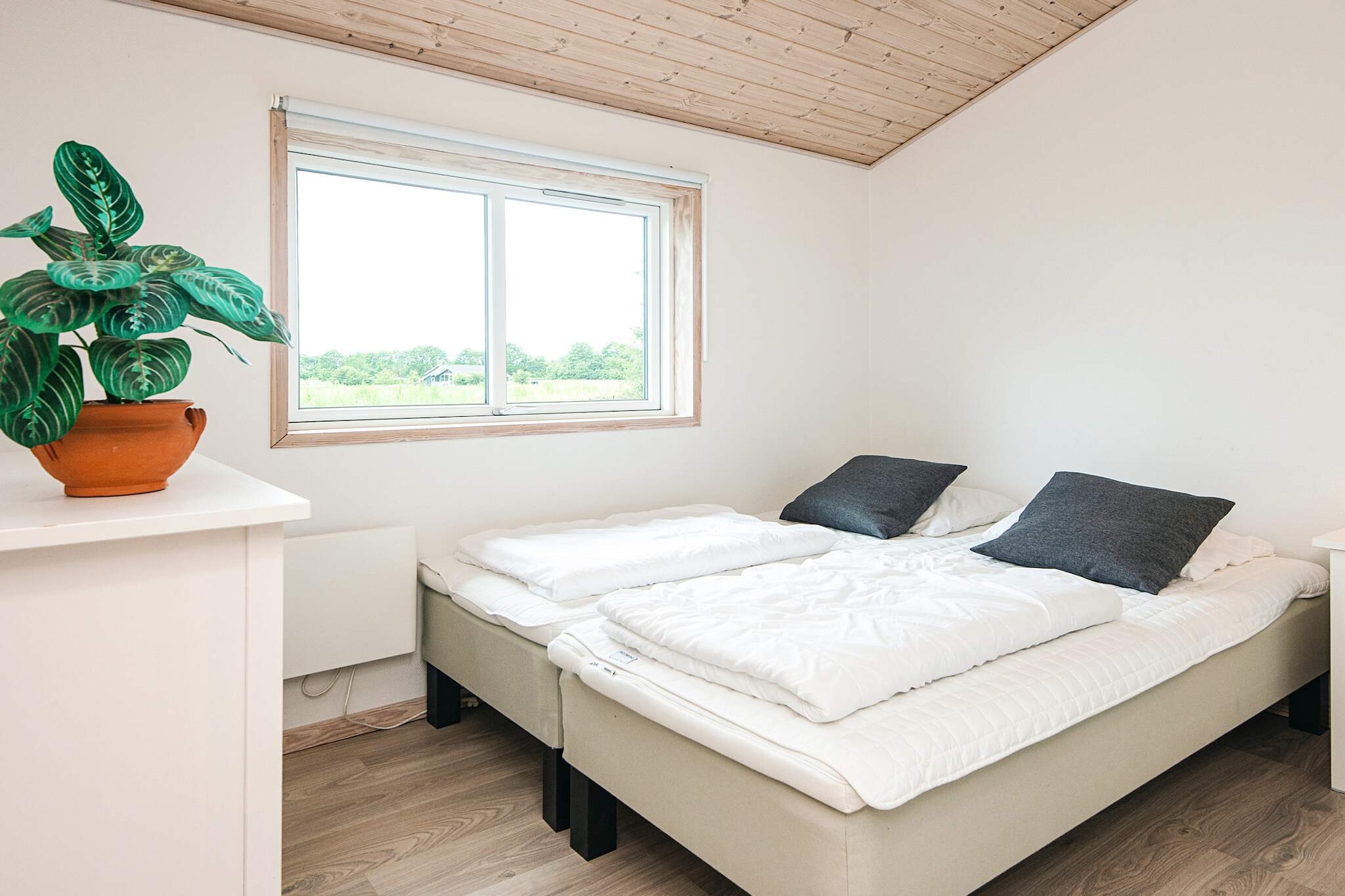 Scandinavische oase aan het meer-By Traum-Binnen
