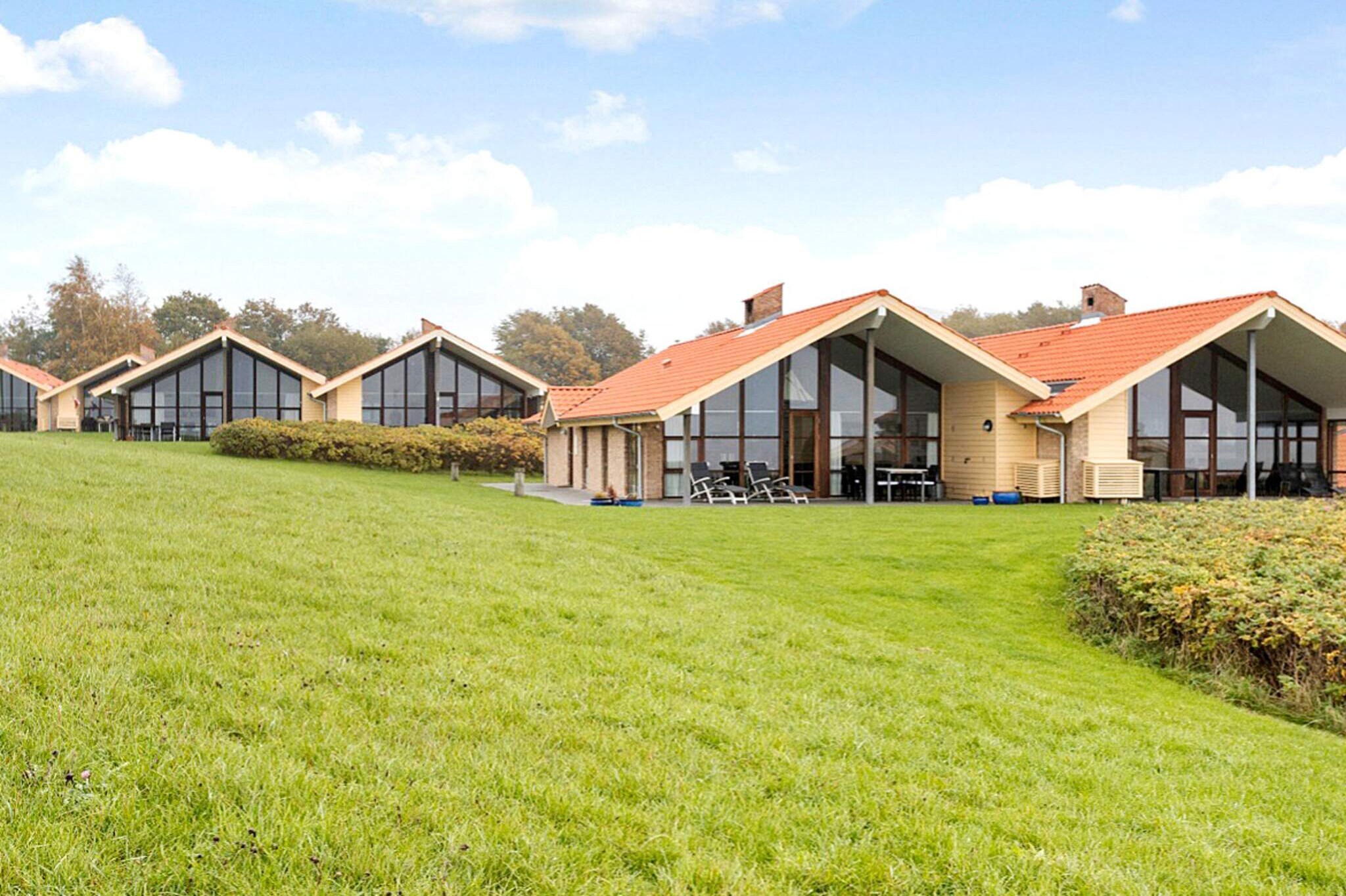 This cottage has a completely unique location just a stone's throw from the beach and with a magnificent view of the Flensburg Fjord. & # 160; & # 160; The cottage is stylishly decorated with a well-thought-out architecture that appeals to the discerning tenant. It is located as the last cottage at the end of a road and up to a protected grass area of approx. 40,000 m2, where it is possible to play ball, fly a kite or just enjoy a cup of coffee. The cottage is continuously updated with i.a. new beds, carpets, chairs, curtains, armchairs and more. The house has the large TV package at Stofa, and therefore has many channels. Outdoor lights have been installed that switch on automatically when moving, along the cottage and towards the water. The cottage is tastefully decorated, where there is room for cosiness, activities or tranquility. If you are looking for peace and quiet, the cottage is designed so that you can sit and look directly out to the water and with the protected area on the other side, you can really achieve peace and quiet. Not for rent to craftsmen and youth groups.