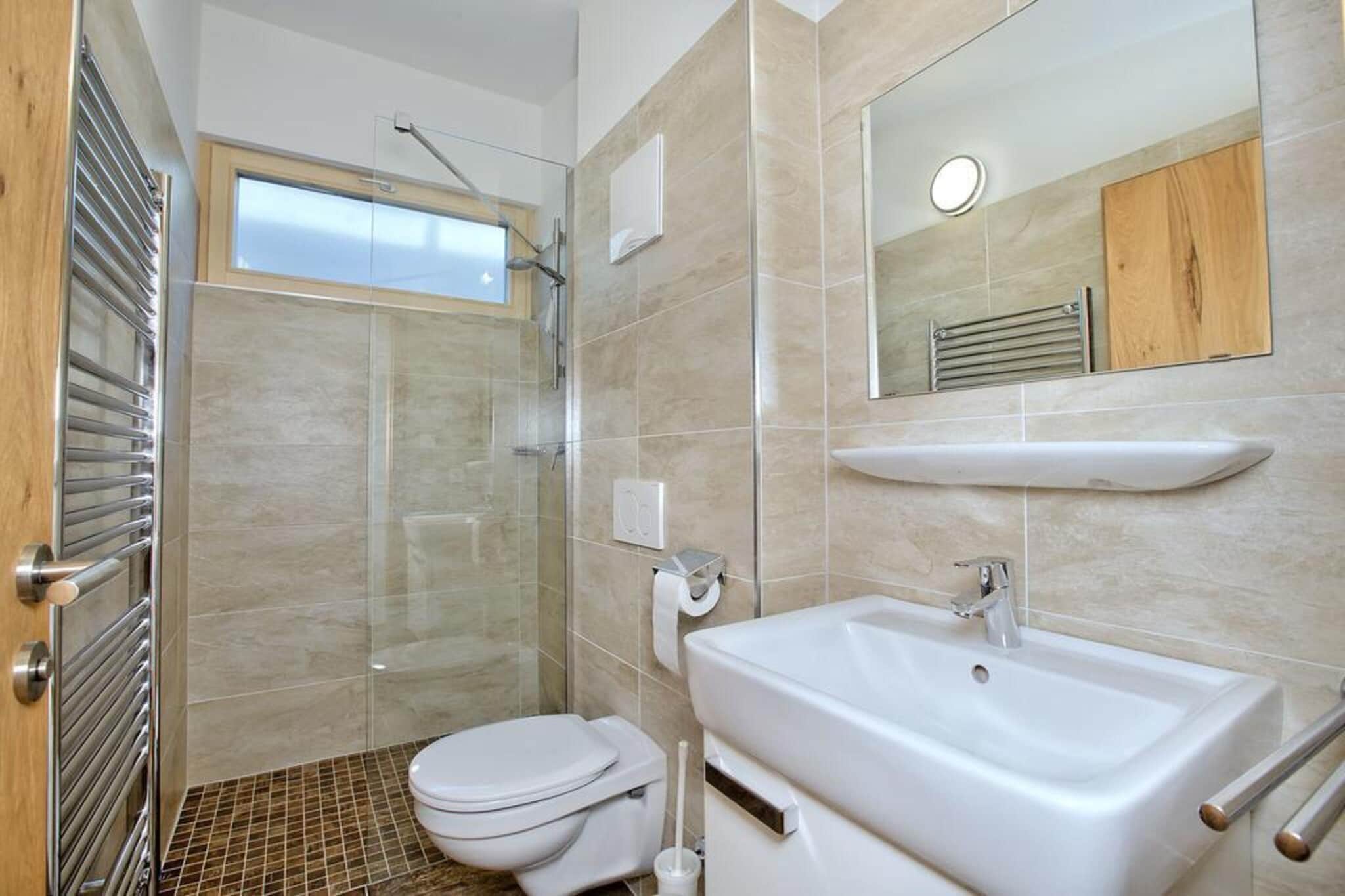 Wildkogel Appartement C - Badkamer