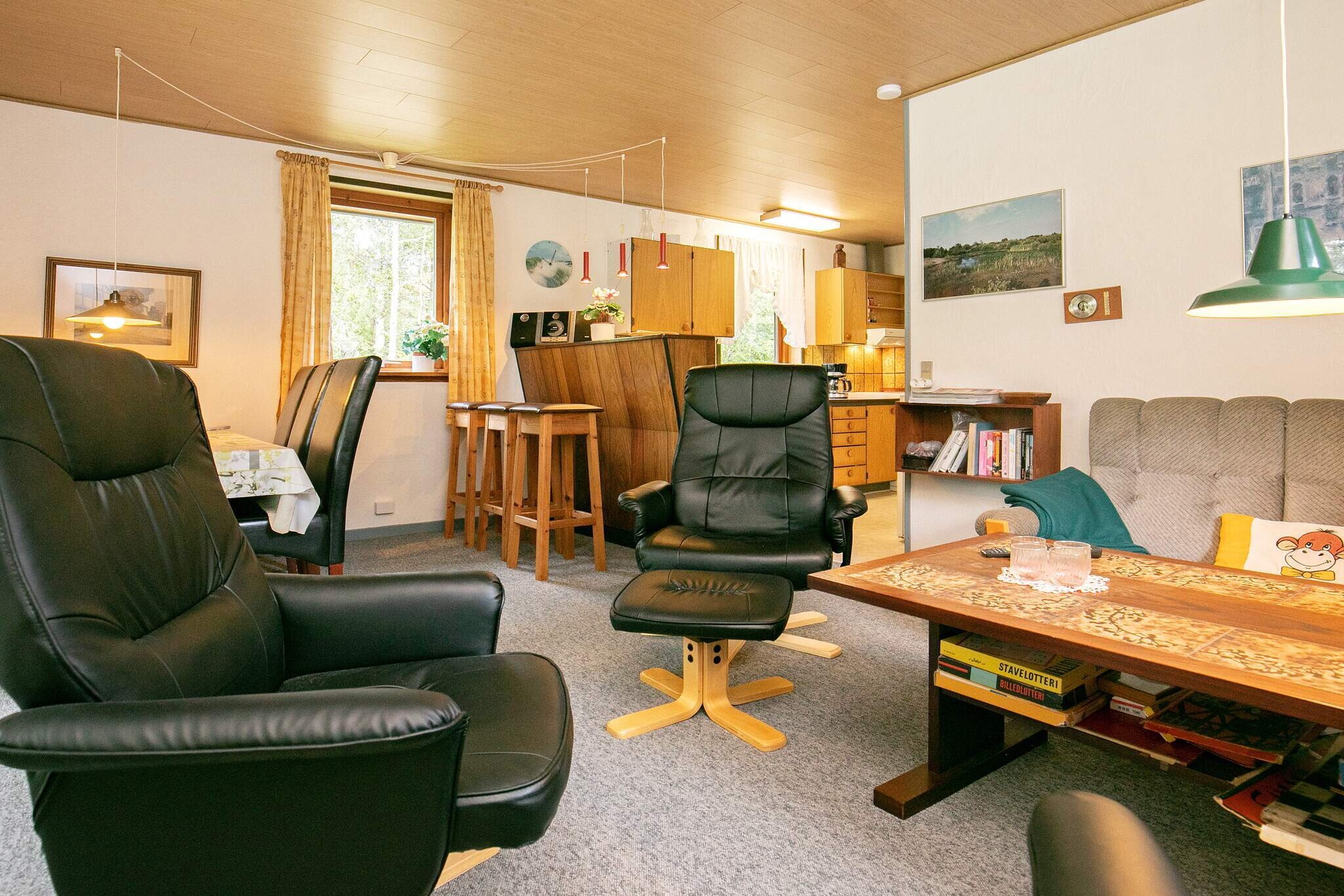 open kitchen(cooker(electric), hood, coffee machine, microwave, fridge, freezer(60-99L)), Living/bed room(TV(satellite, german television channels), radio, CD player, stereo unit), bedroom(2x single bed), bedroom(2x single bed), bathroom(floor heating)(bathtub or shower, washbasin, toilet), heating(electric), terrace, terrace(roofed), BBQ, air to air heatpump