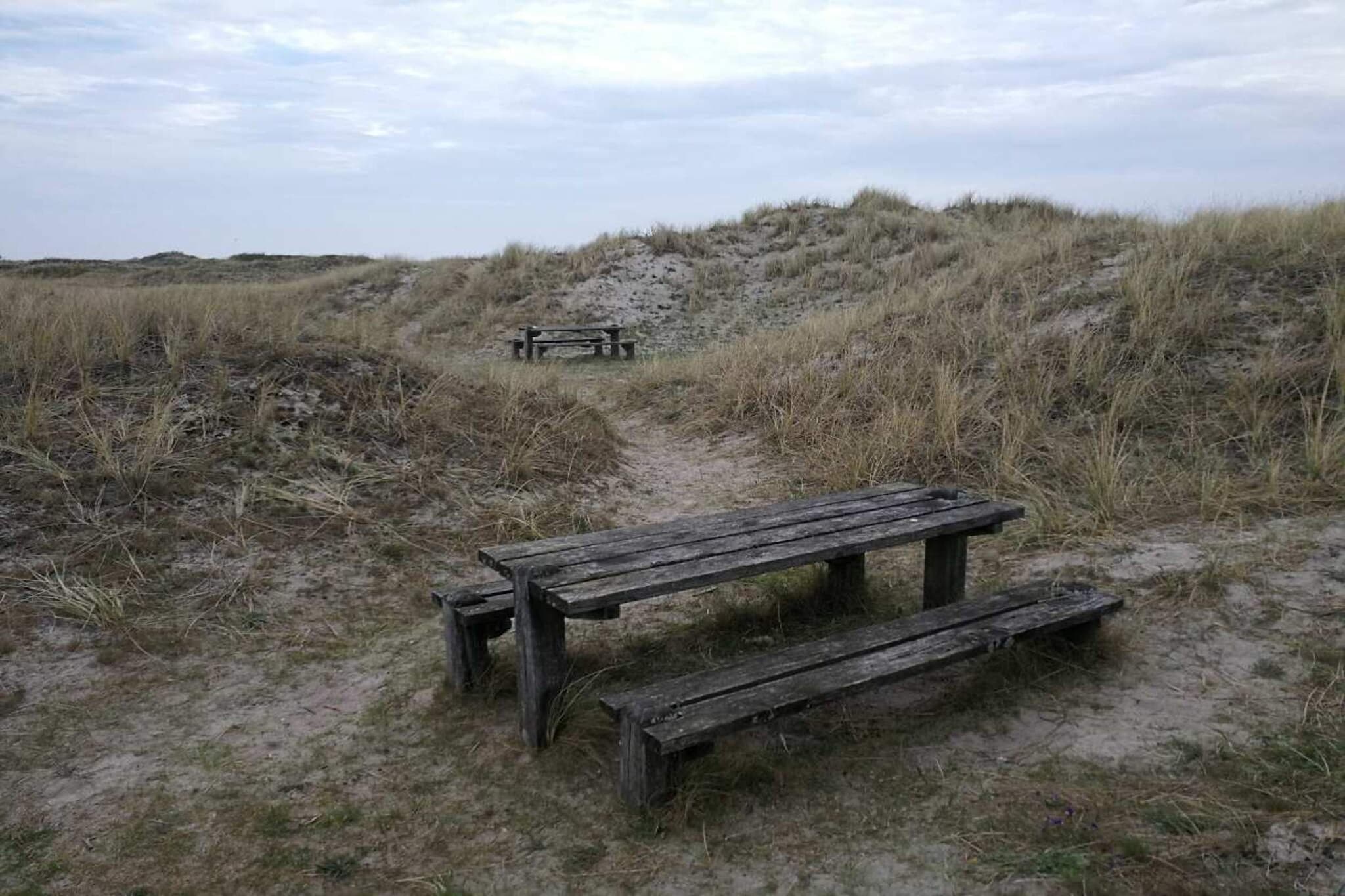 Internet Access DSL, open kitchen(cooker(electric), hood, coffee machine, microwave, fridge, freezer(60-99L)), Living/bed room(TV(satellite), radio, CD player, stereo unit), bedroom(2x single bed), bedroom(2x single bed), bathroom(floor heating)(bathtub or shower, washbasin, toilet), heating(electric), terrace, terrace(roofed), BBQ, air to air heatpump