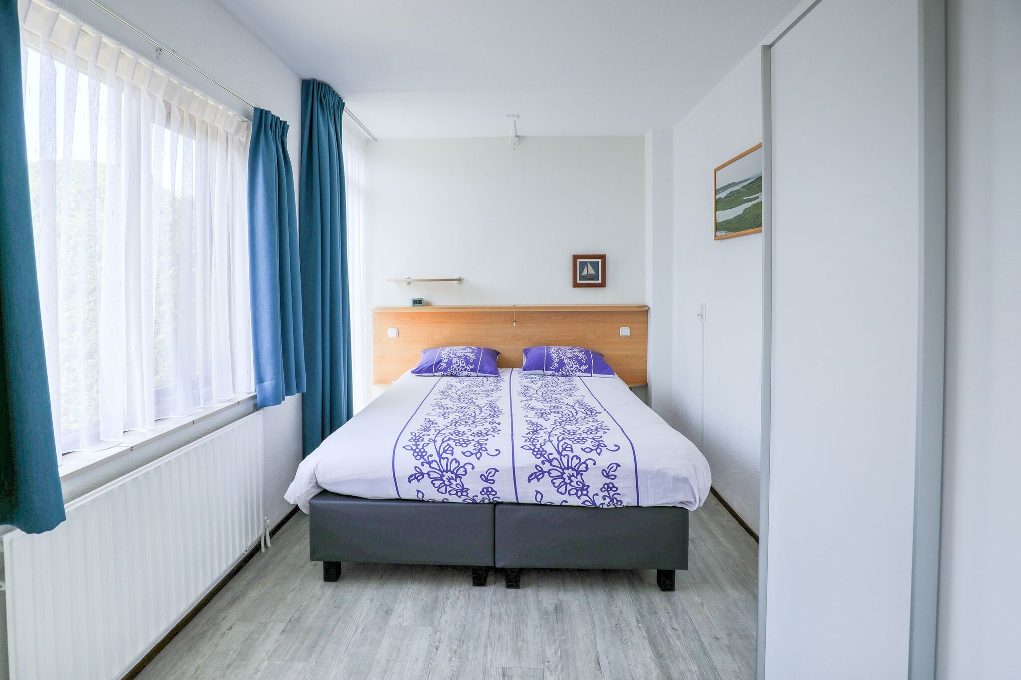 Well equipped holiday home in Nieuwvliet, just a few minutes walk from the beach