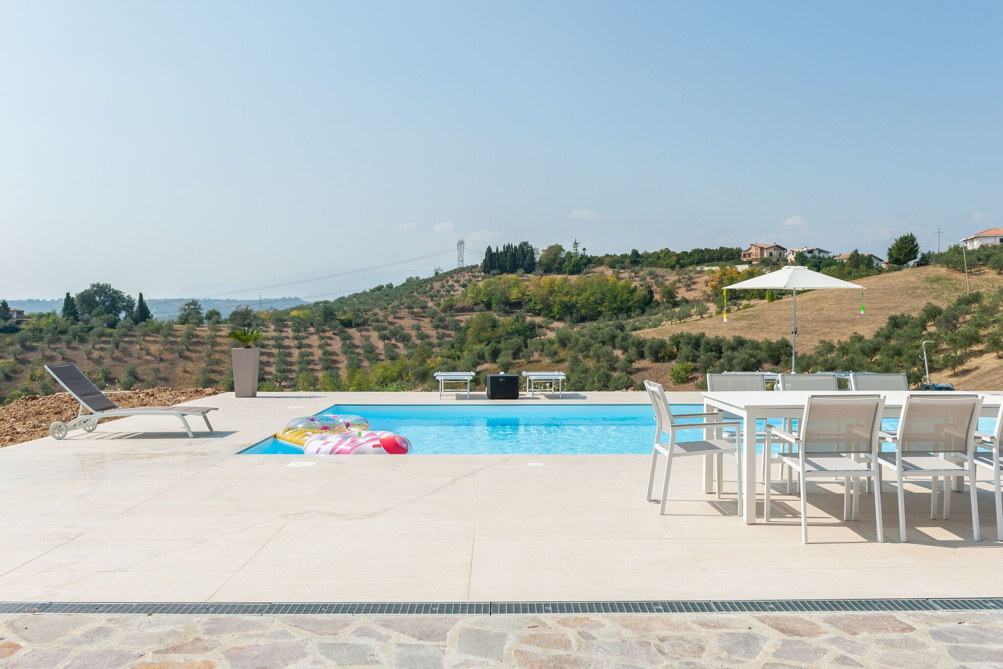 Heerlijk vakantiehuis in Pescara met een zwembad