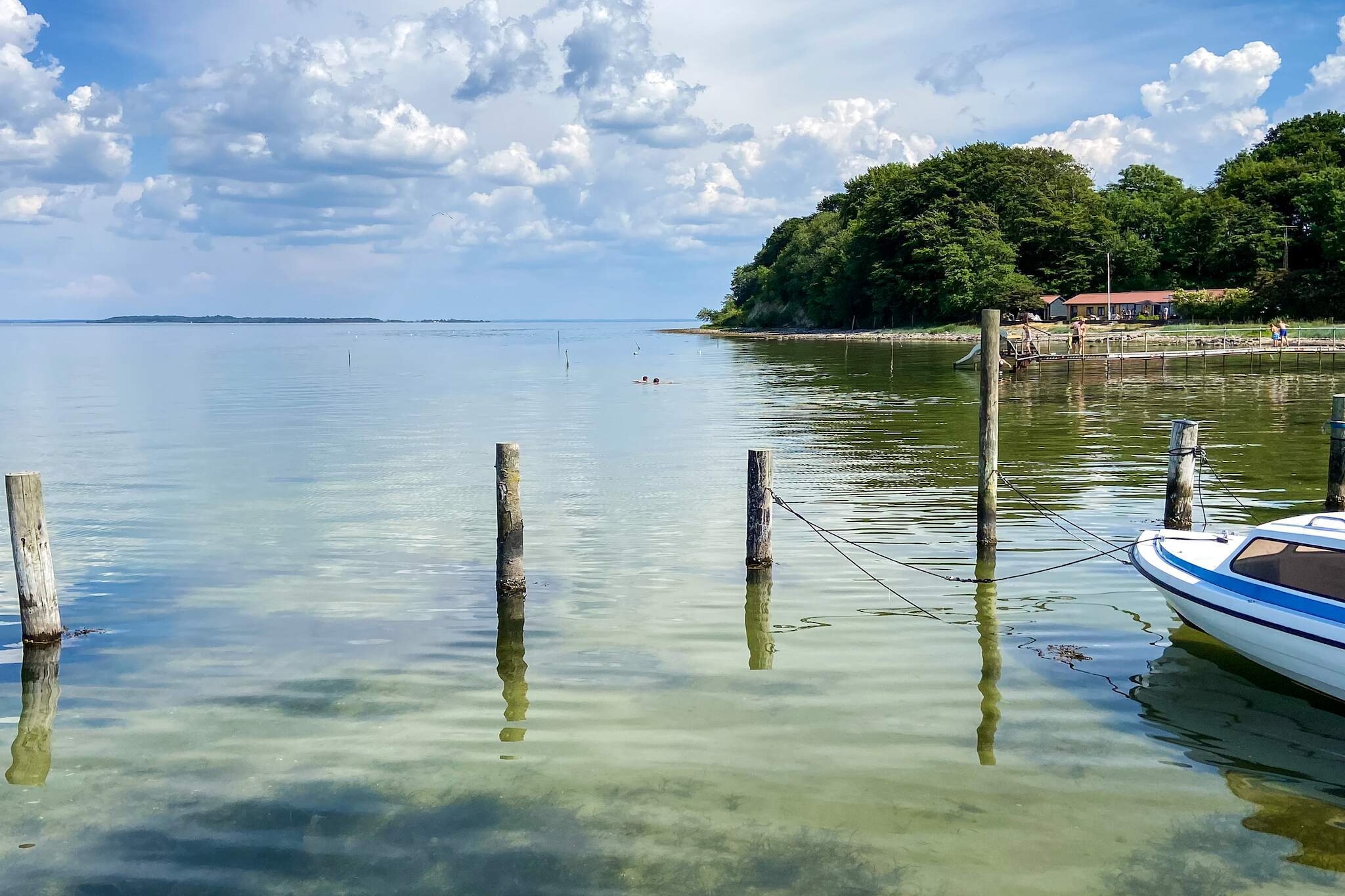 Panoramisches Strandrefugium-By Traum-Wasserblick