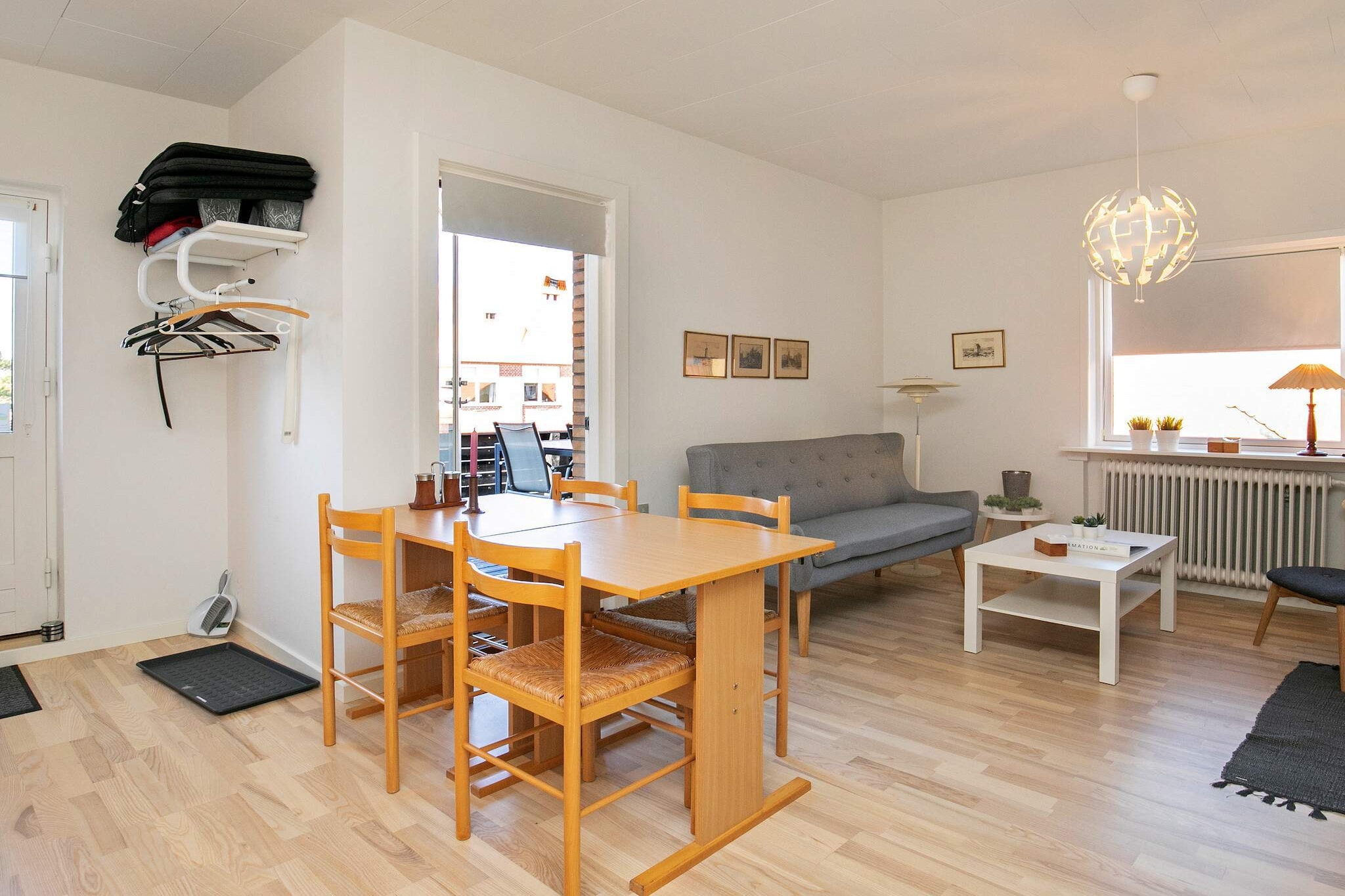 Internet Access DSL, open kitchen(cooker(electric), hood, fridge-freezer), Living/bed room(TV(danish TV channels (DR1 and TV2))), bedroom(double bed), bedroom(double bed), bathroom(floor heating)(bathtub or shower, washbasin, toilet), terrace