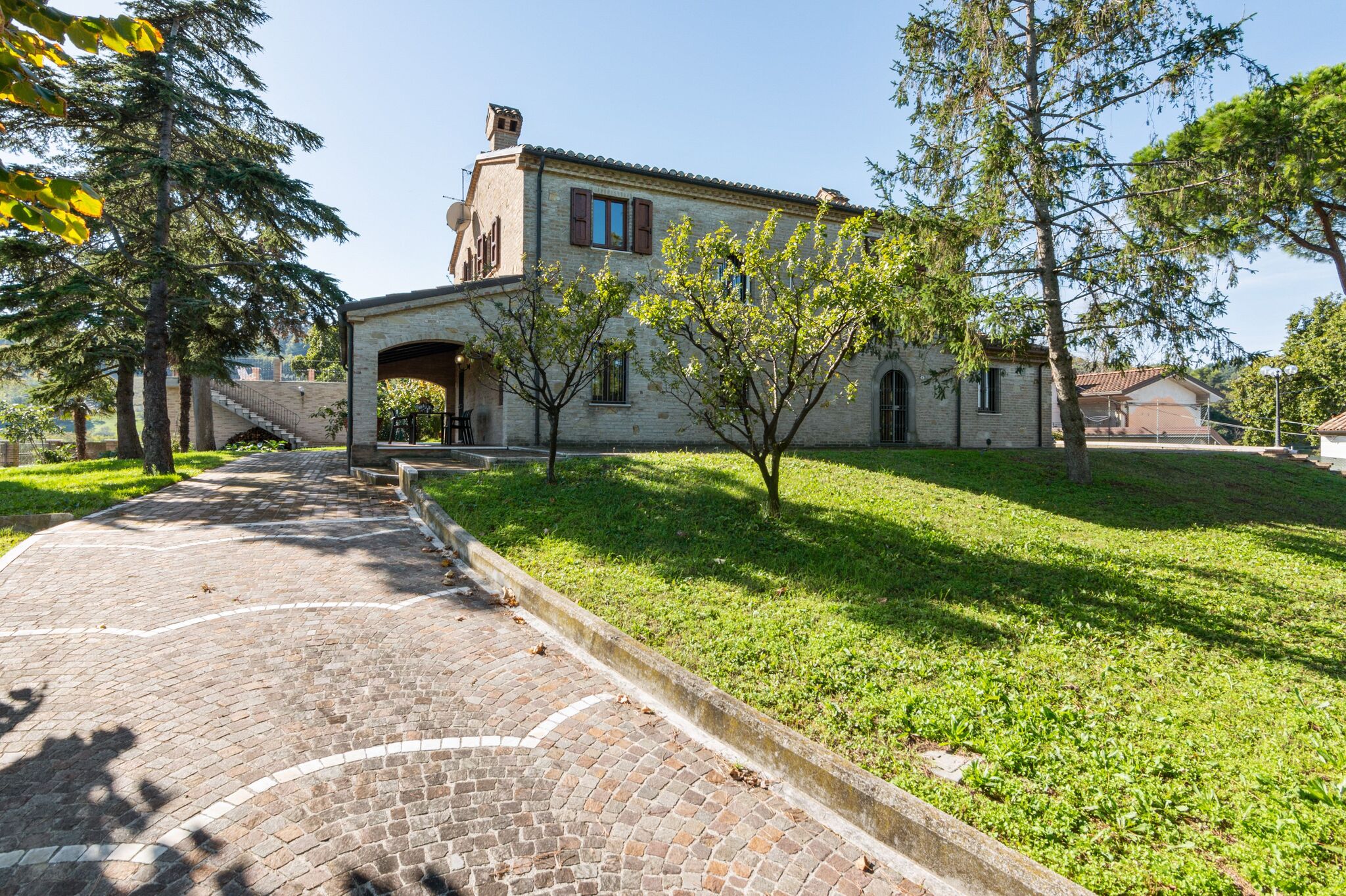 Maison de vacances ensoleillée à Pesaro avec jardin