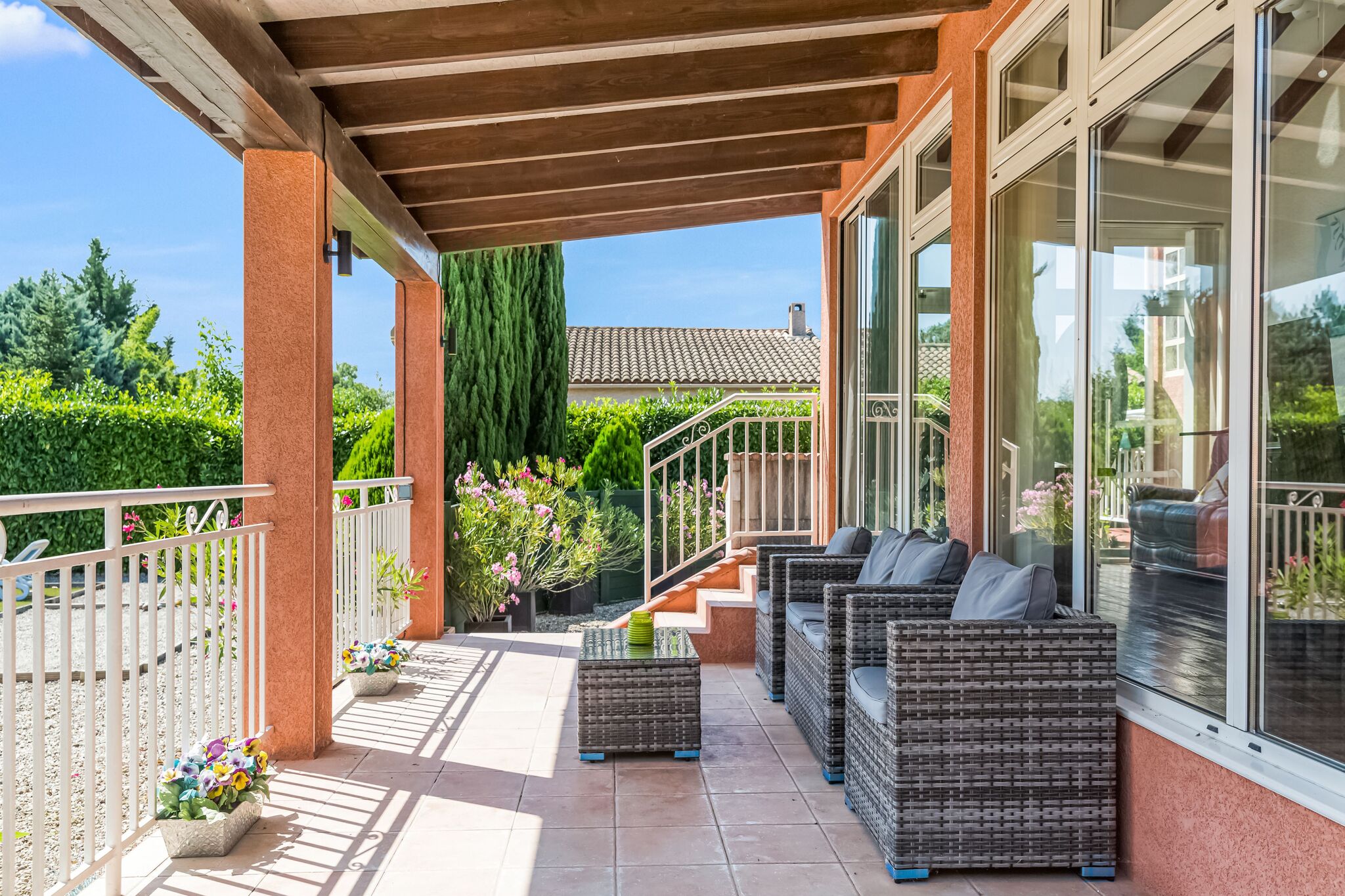 Tasteful Villa in Cambieure with Private Heated Pool