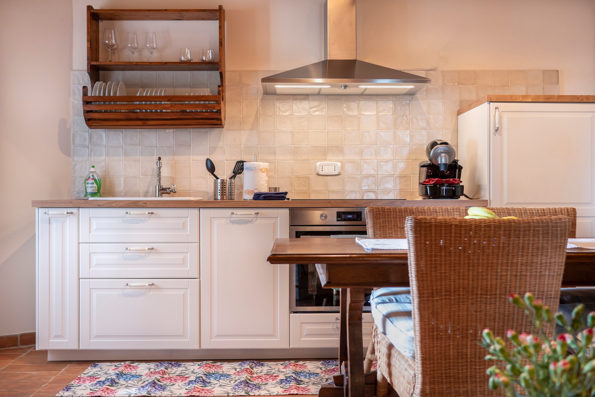 On the 1st floor: (Kitchen(cooker, coffee machine, oven, dishwasher, fridge-freezer), Living/diningroom(TV, dining table), bedroom(double bed), bedroom(single bed, single bed), bathroom(shower, washbasin, toilet, bidet), air conditioning)\n\nair conditioning, parking, swimming pool(shared with the the owner and other guests, 13 x 11 m., opened from 1/2 May upto and including Sep), Surveillance camera