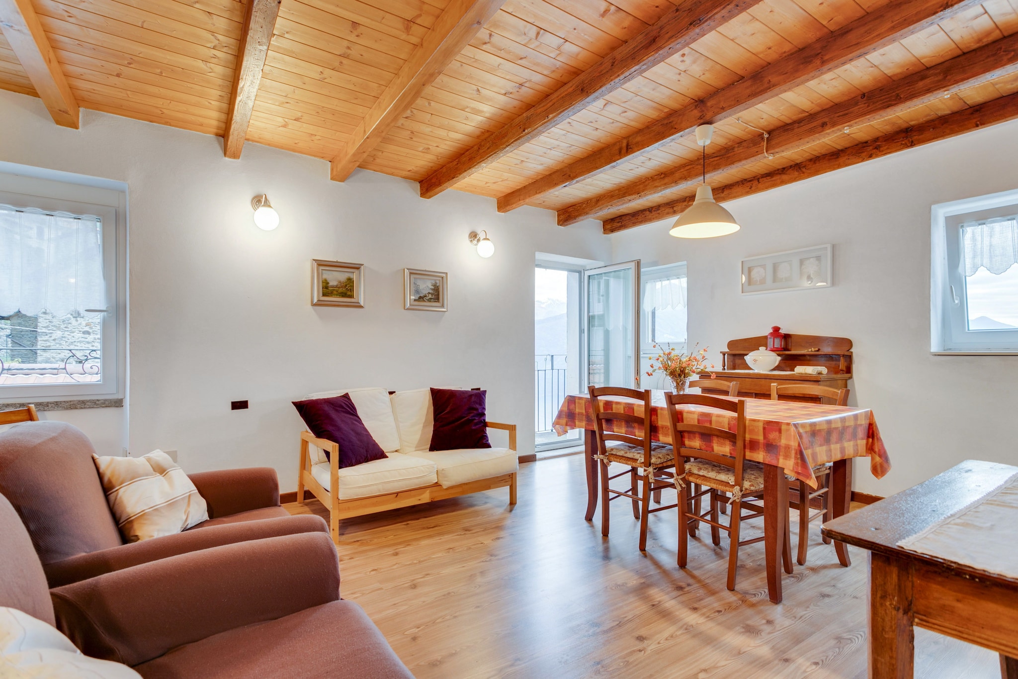 Casa Paeset-Living room