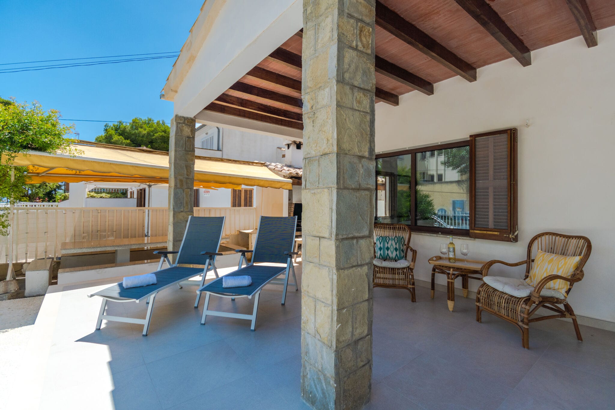 villa moderne rénovée à seulement 50 mètres de la plage d'Alcúdia
