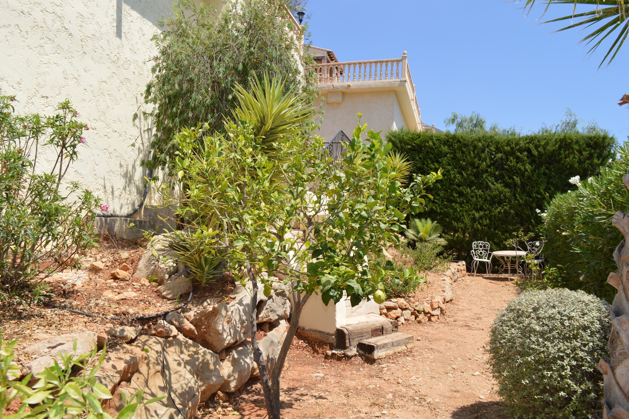 Villa en l´Almassara - Garten Sommer