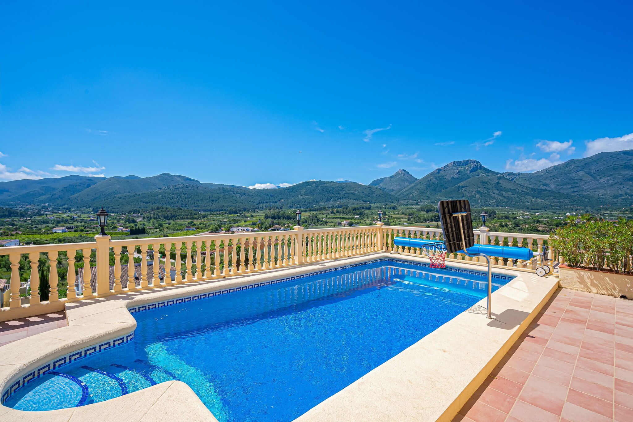Maison de vacances vue montagne à Drimmelen avec piscine