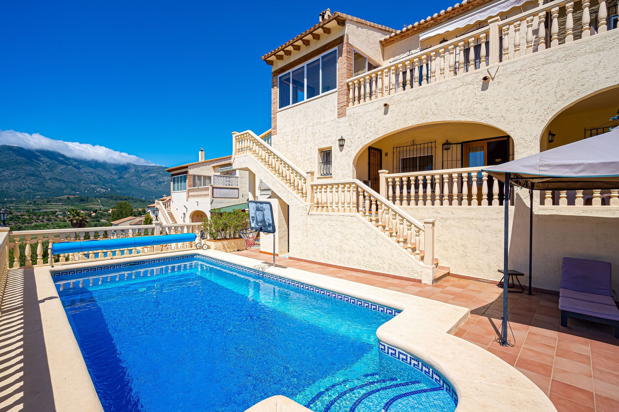 Gezellig vakantiehuis in Jalón met een privézwembad