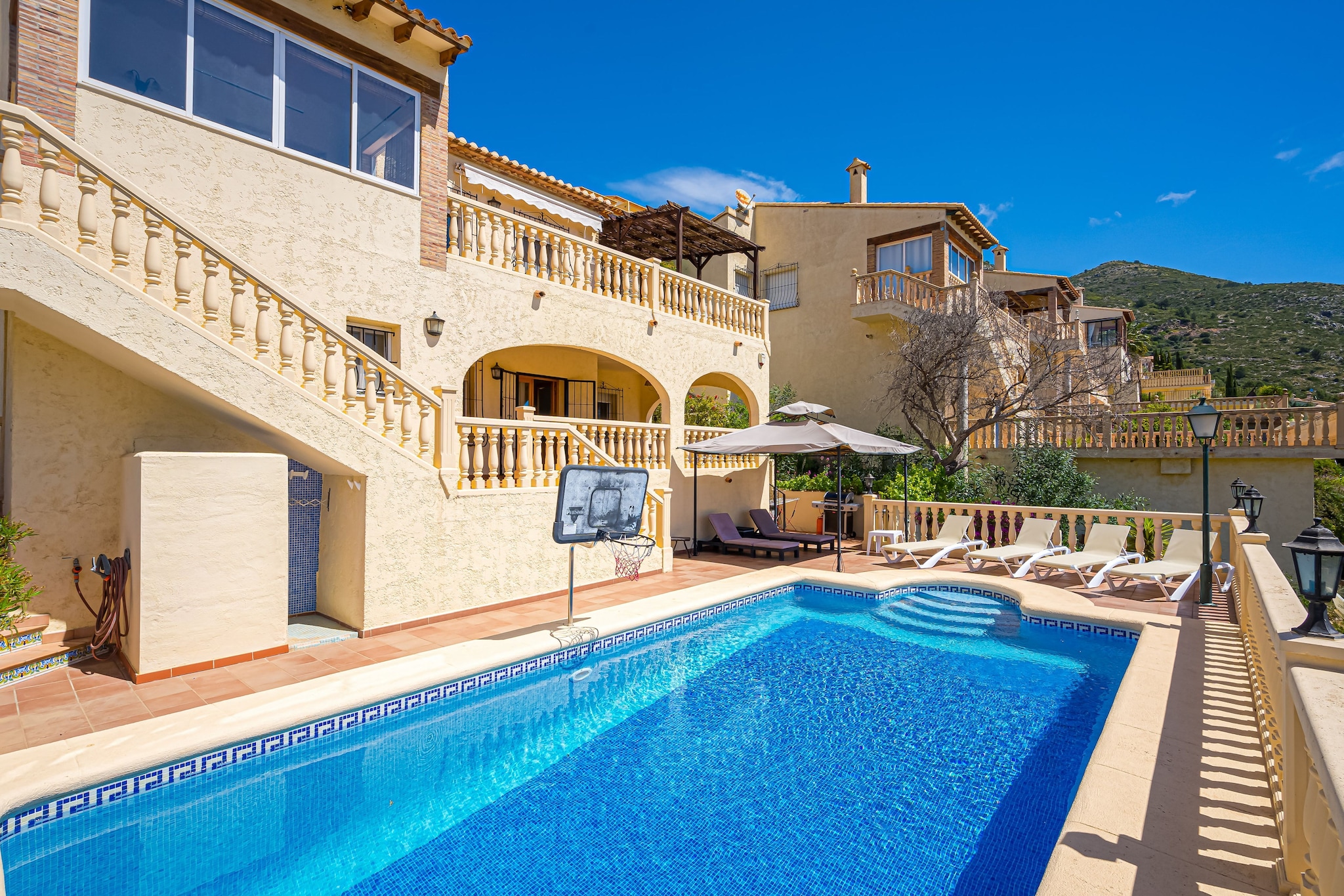 Villa en l´Almassara - Außenbereich Sommer