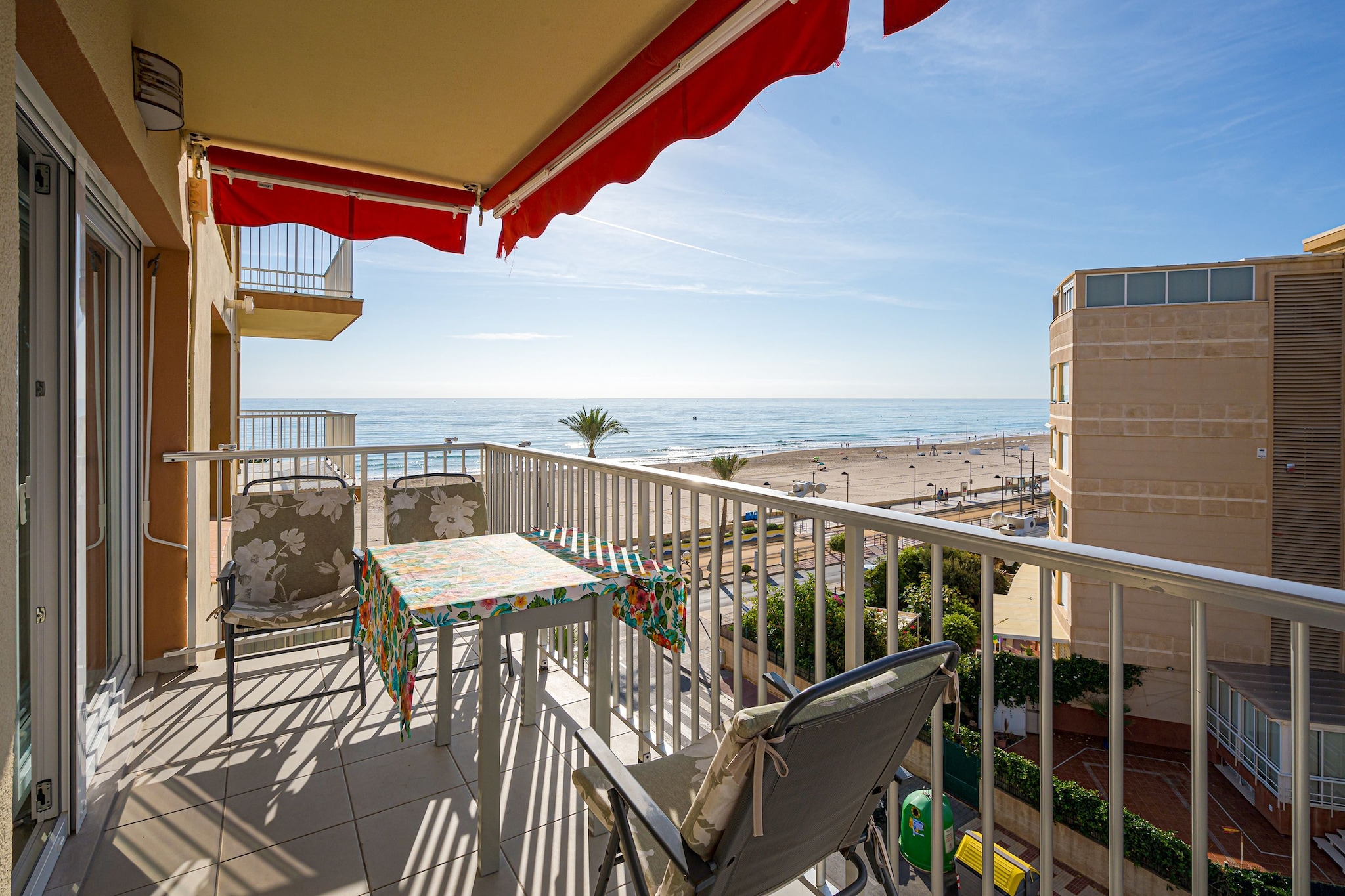 APARTAMENTO 1 LINEA-Terrace balcony