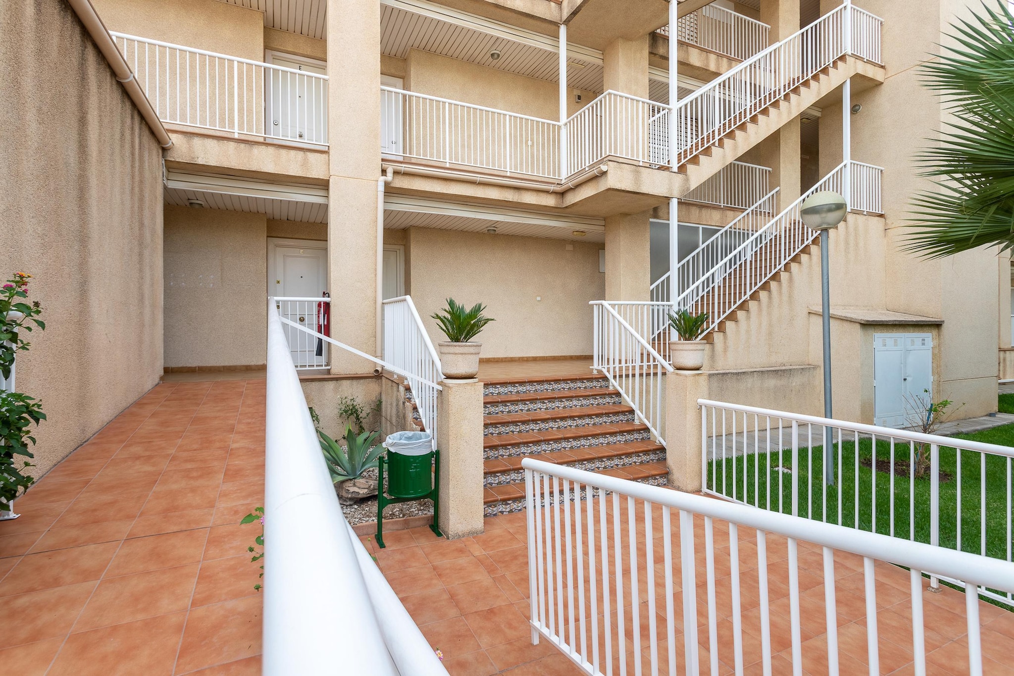 APARTAMENTO 1 LINEA-Außenbereich Sommer