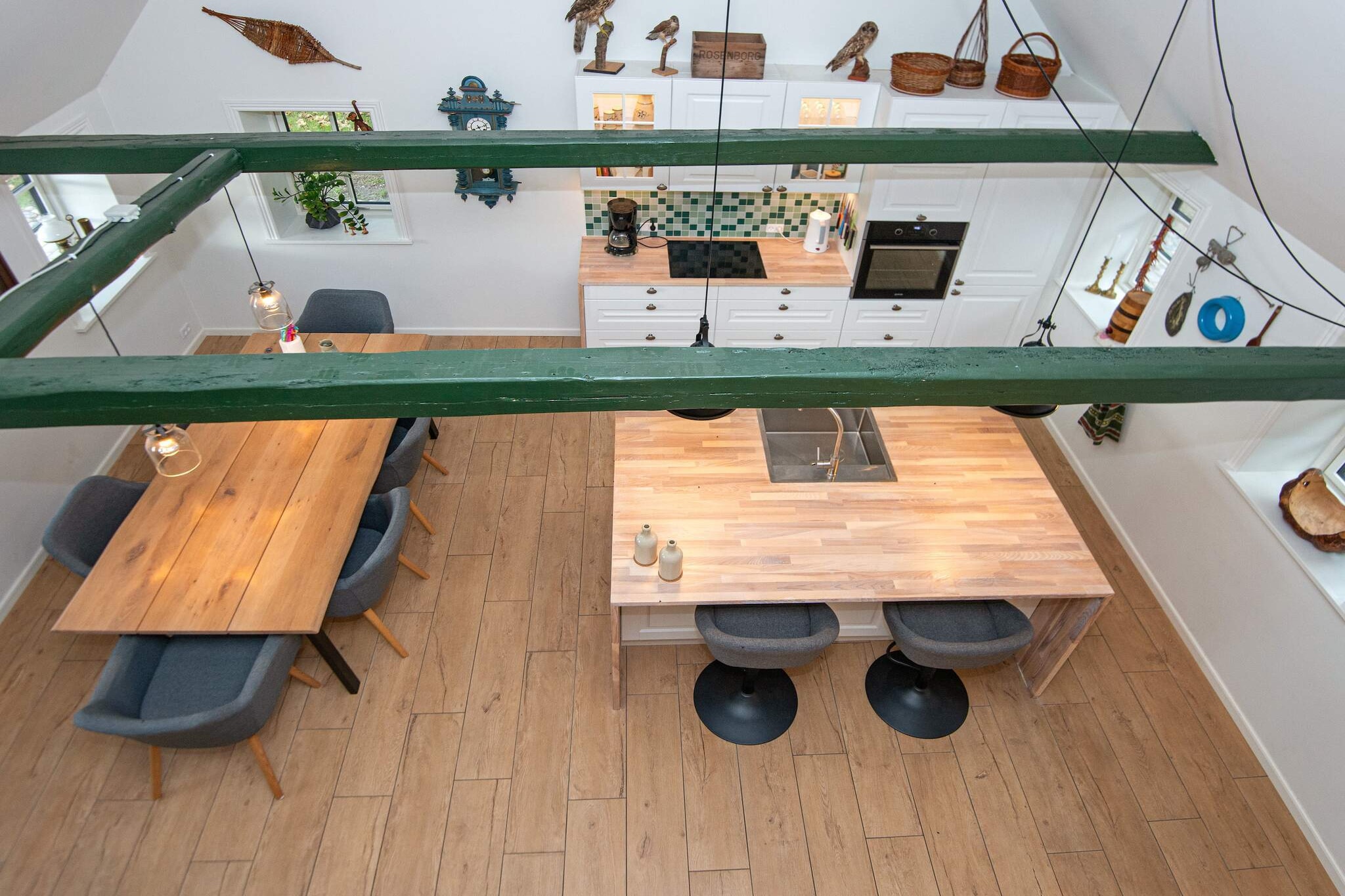 Internet Access DSL, Living room(4x single folding bed), open kitchen(cooker(electric), hood, coffee machine, microwave, dishwasher, fridge-freezer), Living/bed room(TV(german television channels, danish TV channels (DR1 and TV2)), radio), bedroom(double bed), bathroom(floor heating)(tumble dryer, bathtub or shower, washbasin, toilet, washing machine), terrace, terrace(roofed), geothermal energy, geothermal energy