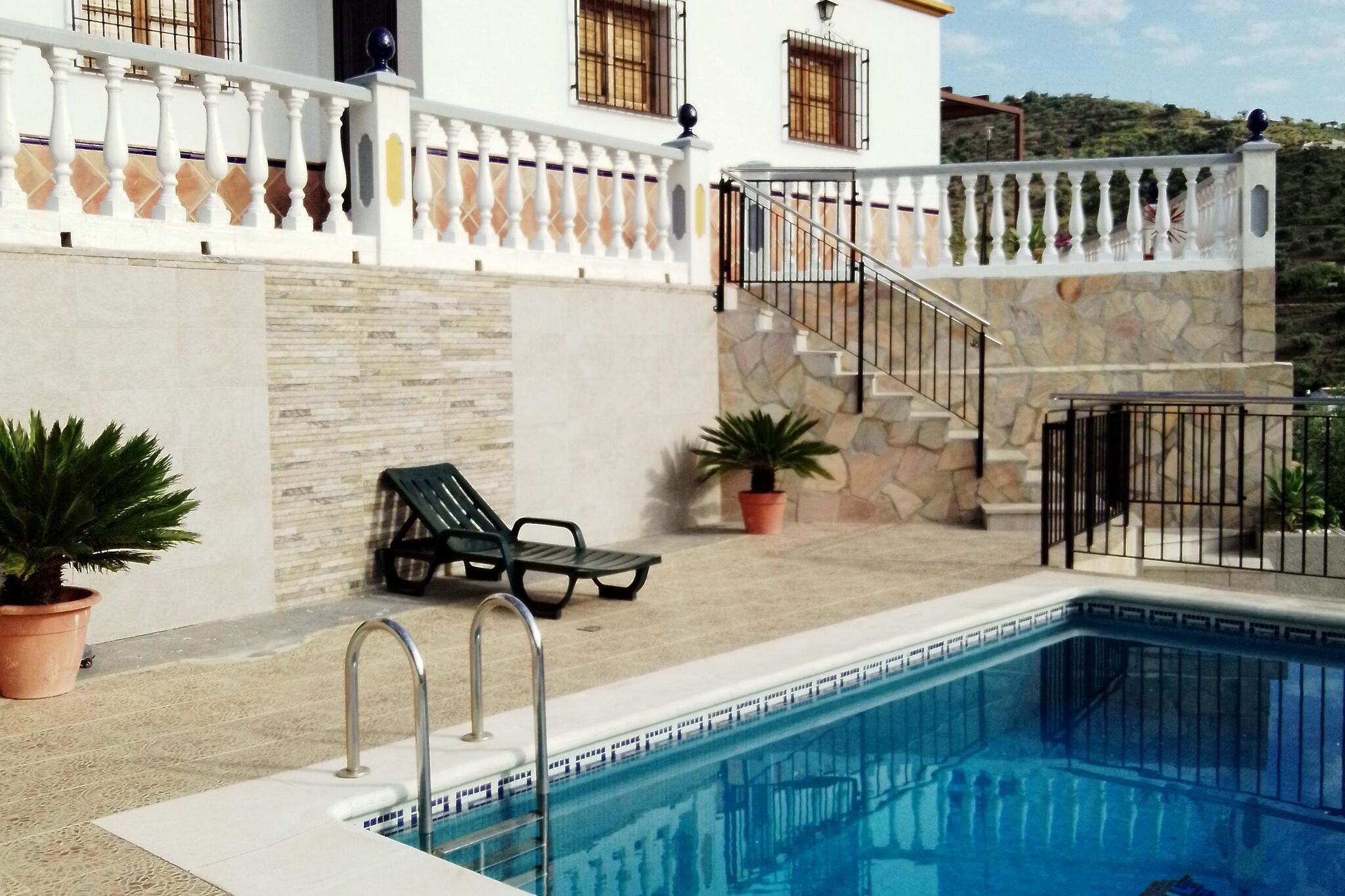 Abgeschiedenes Ferienhaus in Malaga mit privatem Pool