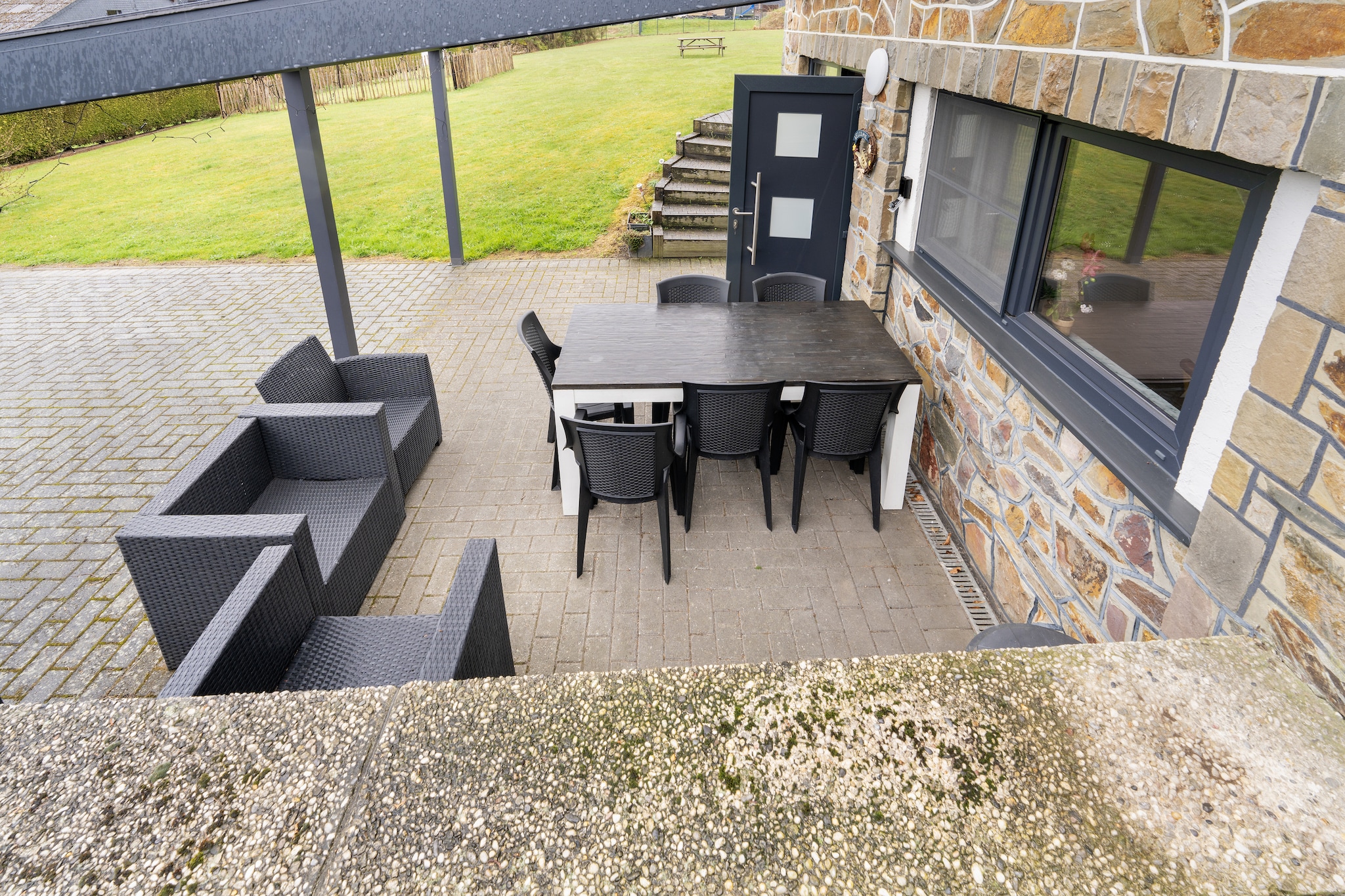 Très belle habitation à Lierneux pour 5 adultes-Jardin d'été