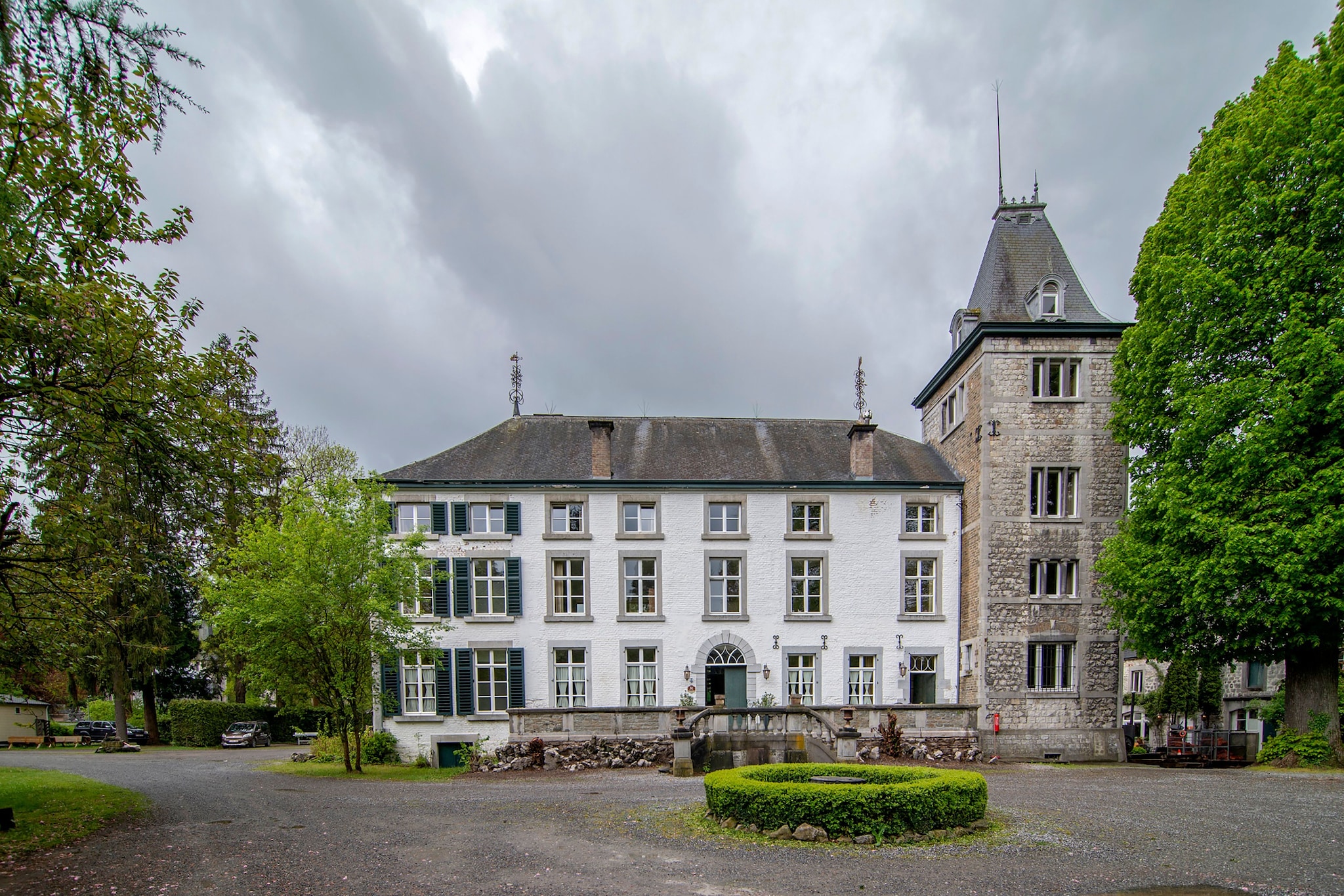 Knus appartement in een kasteel in Aywaille met een terras