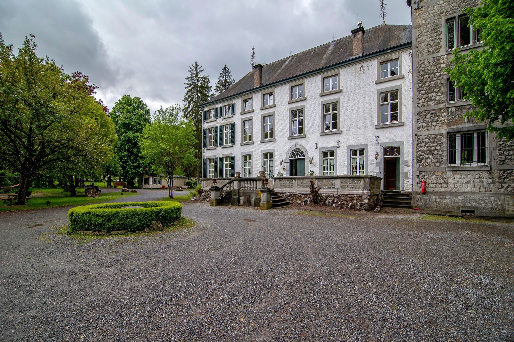 Knus appartement in een kasteel in Aywaille met een terras