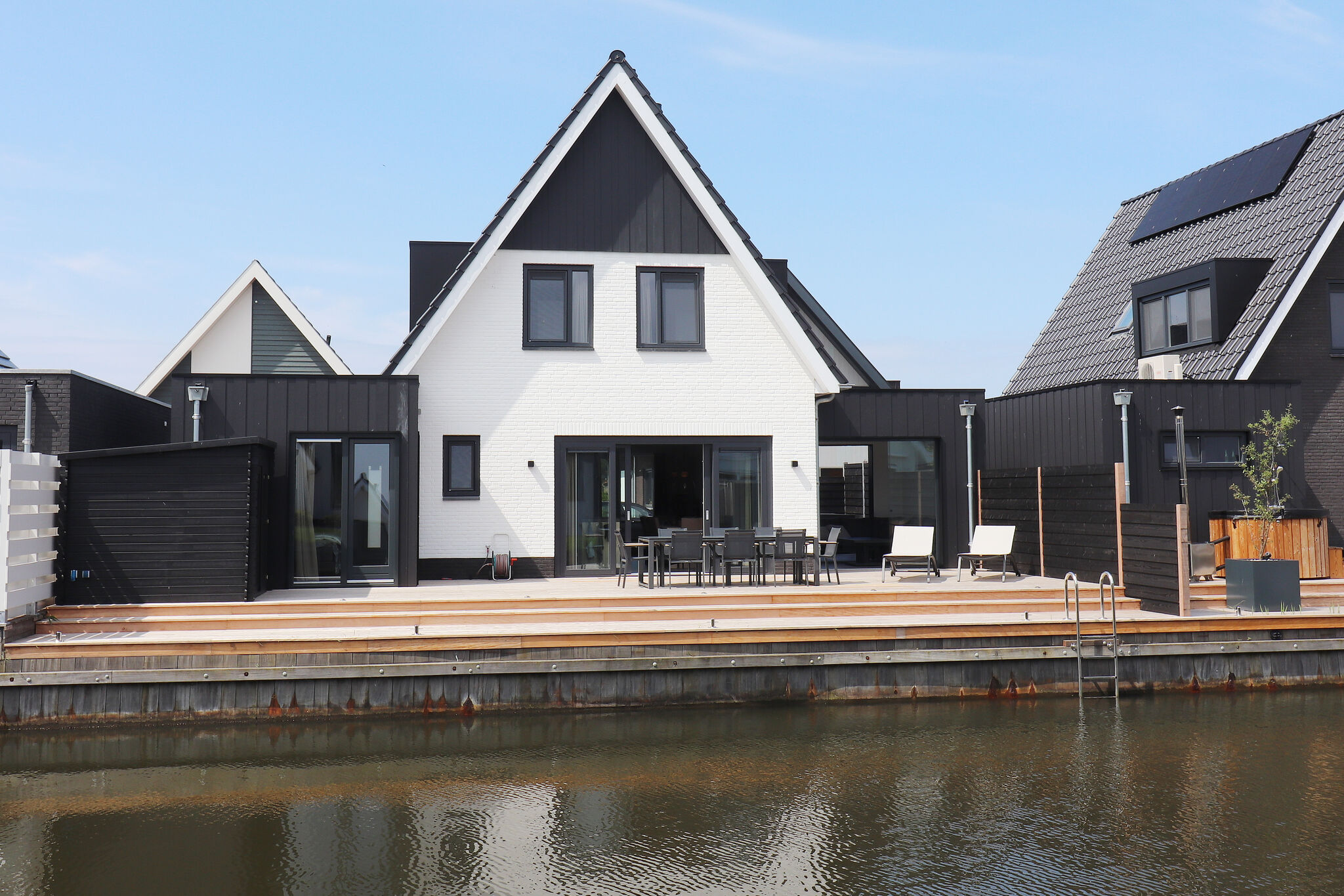 New holiday home in Stavoren with private jetty and wellness