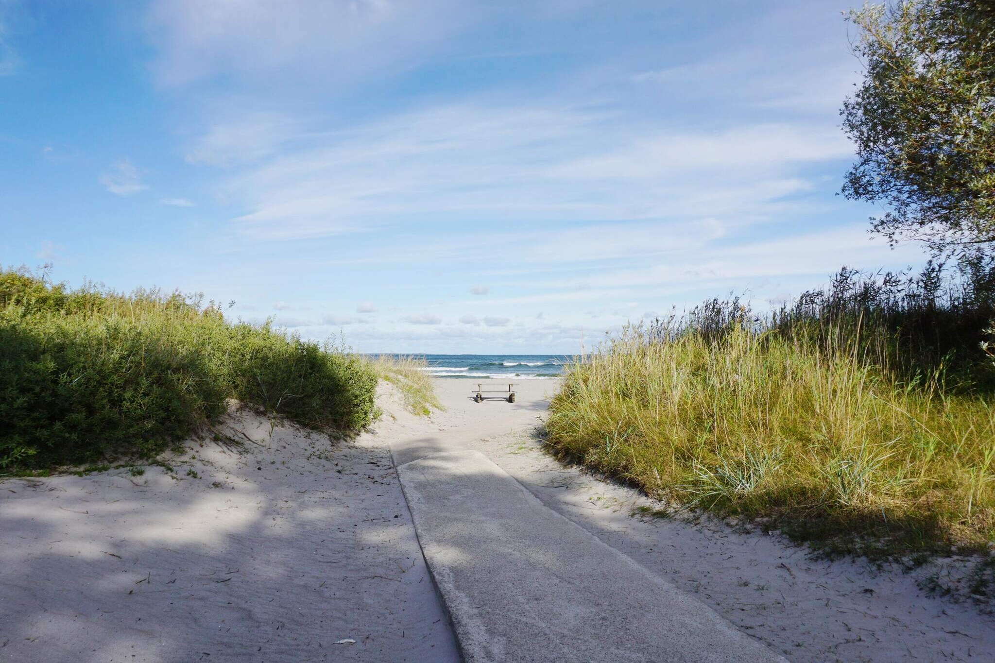 open kitchen(cooker(electric), hood, coffee machine, microwave, dishwasher, fridge-freezer, high chair, water from well), Living/bed room(fireplace, radio), bedroom(double bed), bedroom(2x single bed), bathroom(washbasin, shower, toilet), washing machine, heating(electric), courtyard(garden furniture, BBQ), parking