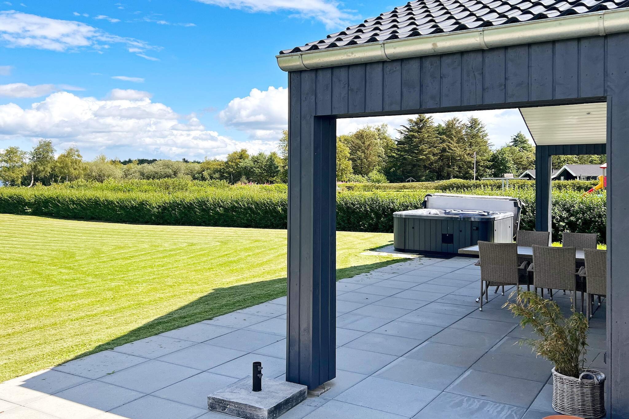 Activity house with outdoor whirlpool located with panoramic views of Kvie Lake in quiet and scenic surroundings. The cottage is extremely stylishly decorated, bright and inviting. All rooms are spacious and with good beds. The kitchen is furnished with all modern aids and in the living room the large window gives a magnificent view of nature. There is free wireless internet. The activity room is equipped with fun activities for all age groups. The area invites for walks on the paths around the lake. Not for rent to youth groups.
A refundable deposit might be charged closer to your check-in date. This deposit covers utilities consumed during your stay and any additional services that may be taken. The final amount will be adjusted based on actual meter readings, actual usage of extra services, and any remaining balance will be refunded within 21 days after checkout.