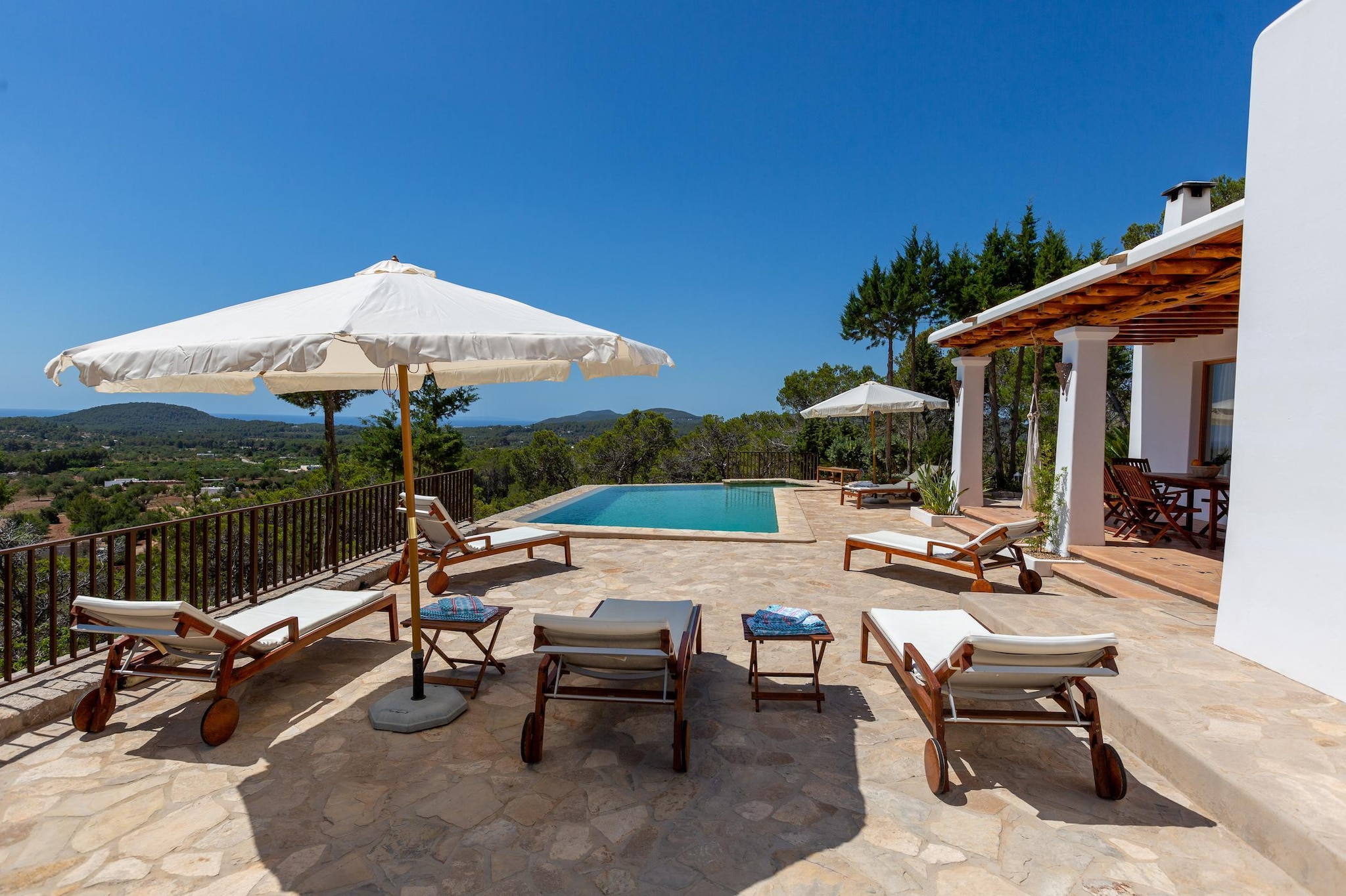 Can Sabina-Terrasbalkon